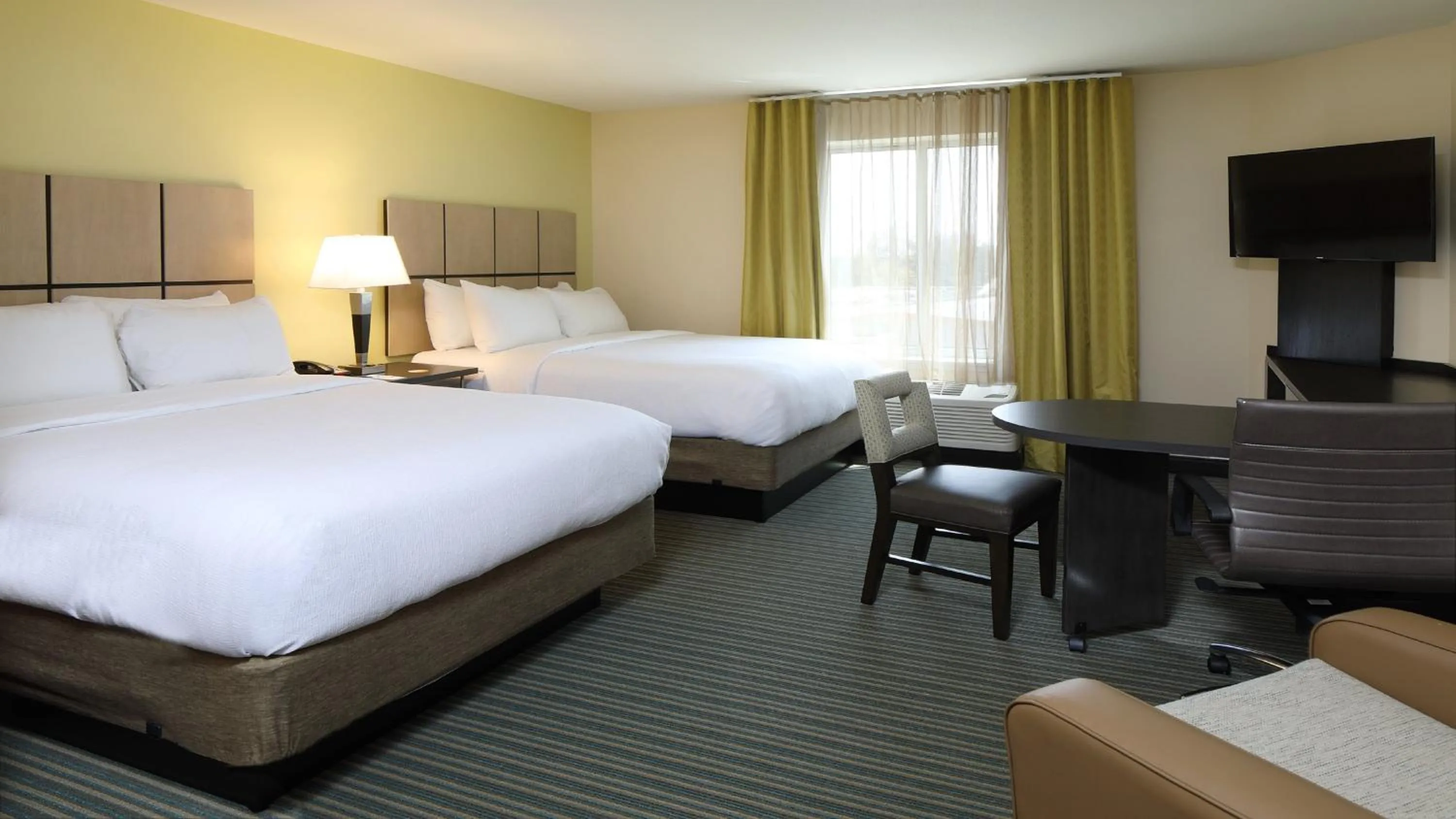 Photo of the whole room, Bed in Candlewood Suites - Newark South - University Area by IHG