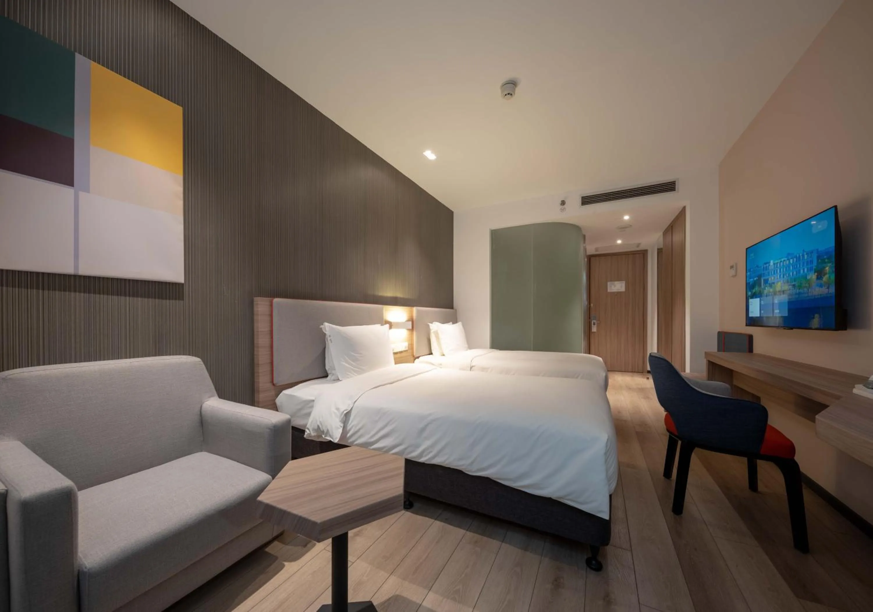 Bedroom, Bed in Holiday Inn Express Shanghai Pujiang by IHG