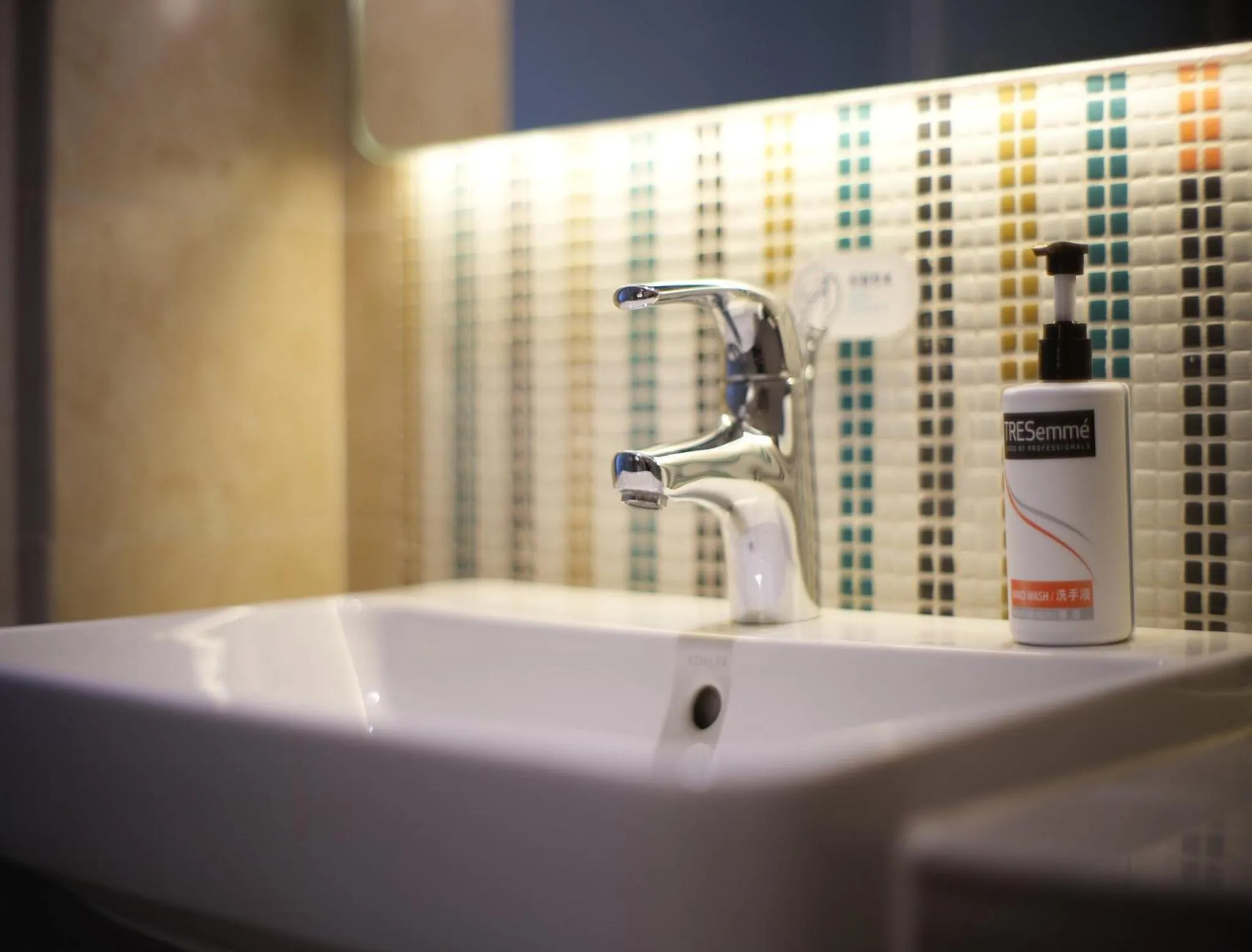 Photo of the whole room in Holiday Inn Express Shanghai Pujiang by IHG