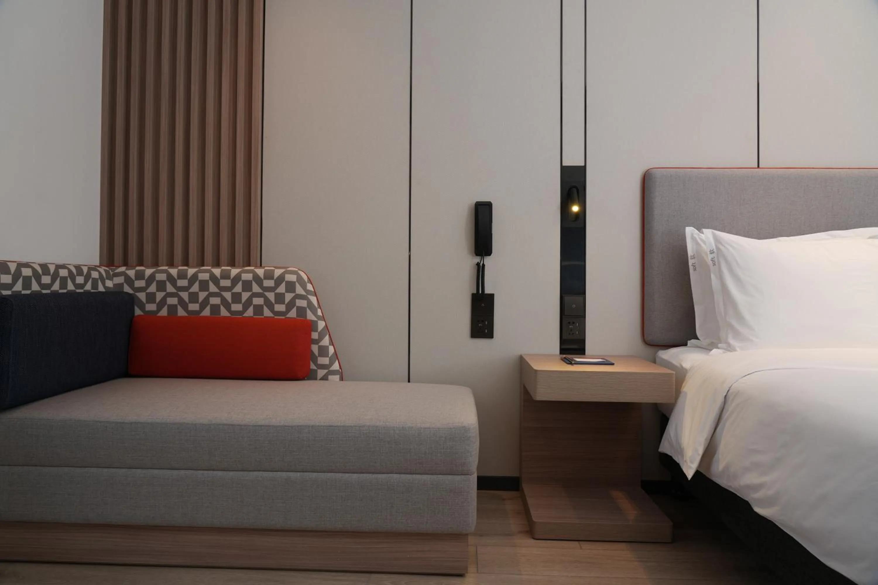 Bedroom, Bed in Holiday Inn Express Shanghai Pujiang by IHG