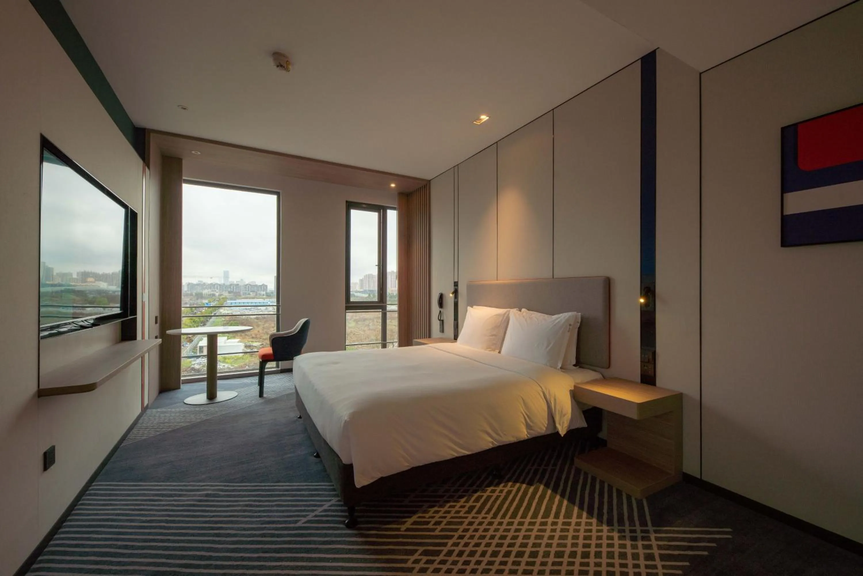 Bedroom, Bed in Holiday Inn Express Shanghai Pujiang by IHG