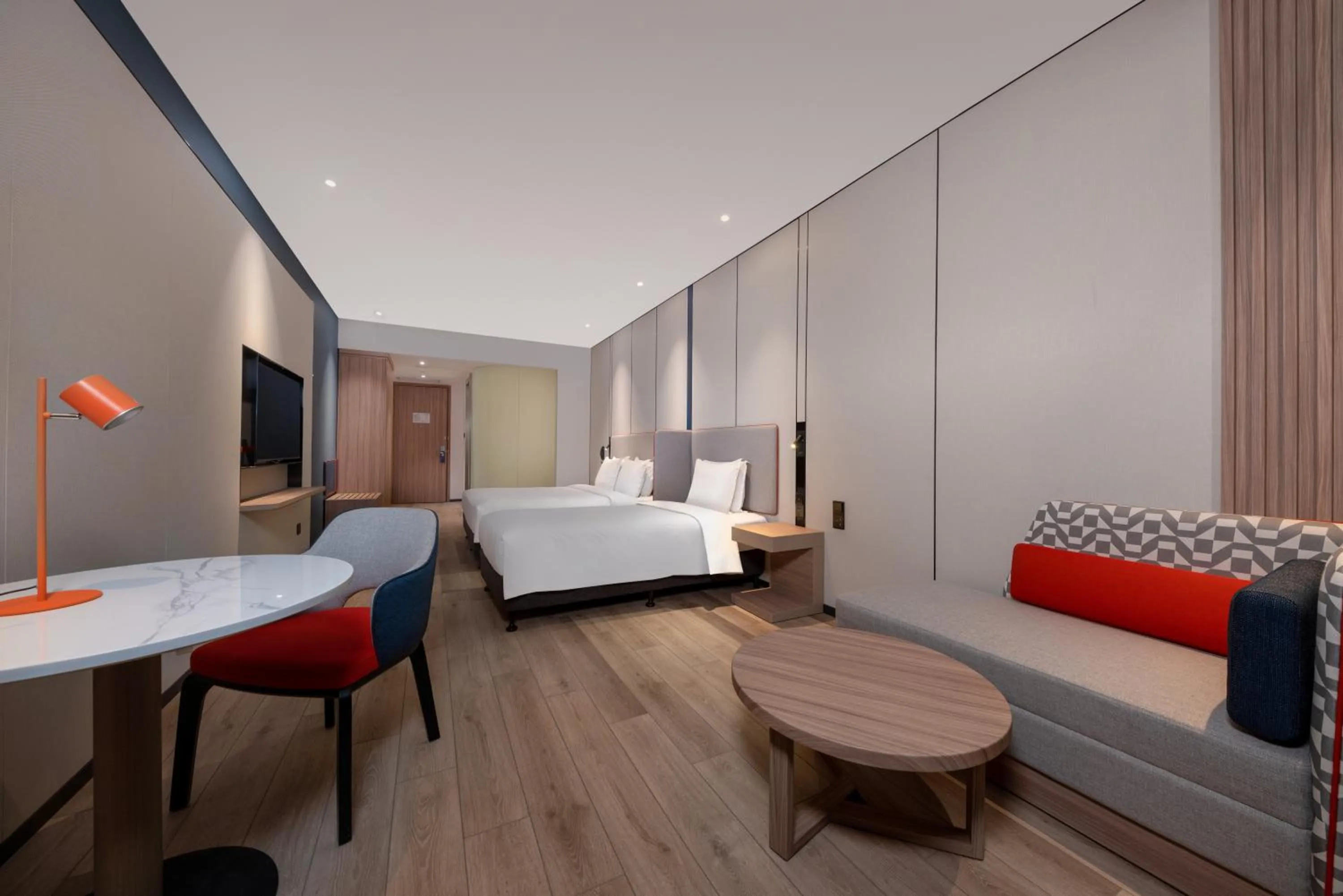 Bed in Holiday Inn Express Shanghai Pujiang by IHG