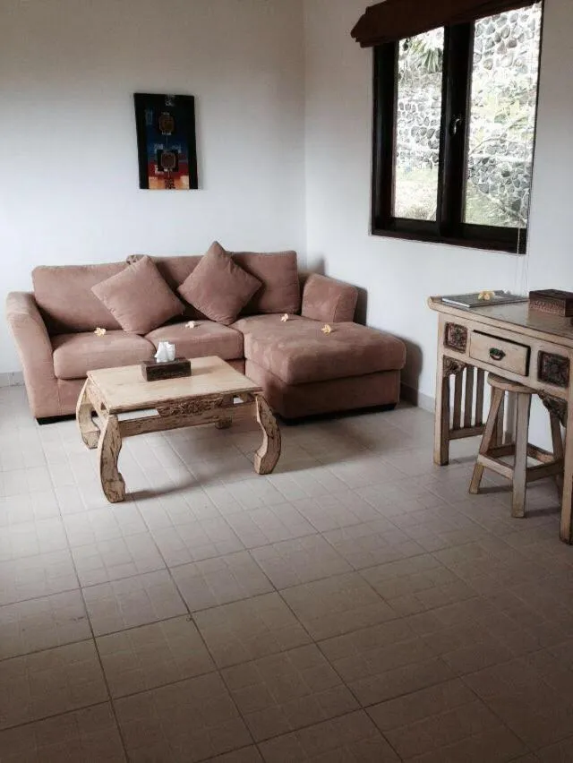 Photo of the whole room in Sing Sing Resort Lovina