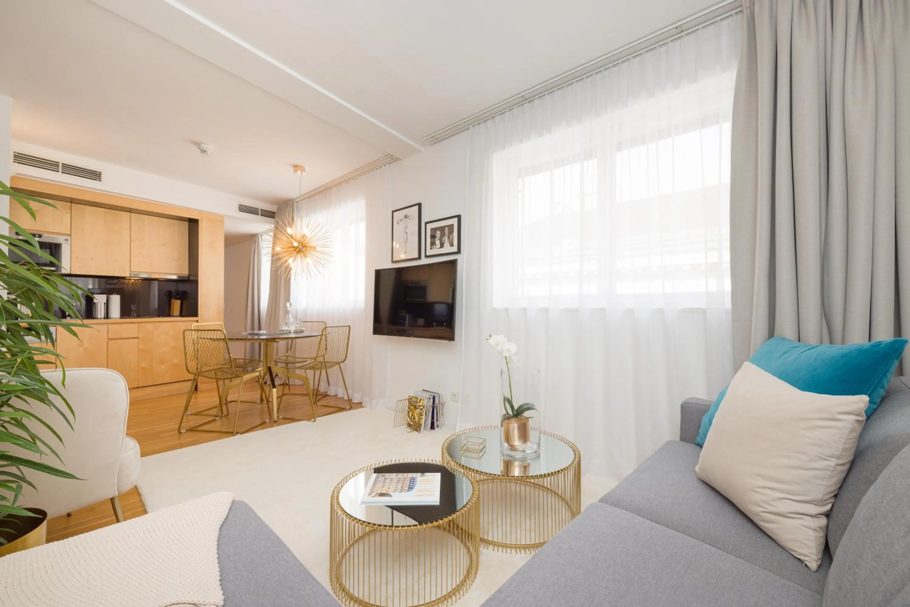 Kitchen or kitchenette in RAFAEL KAISER - Premium Apartments City Centre - Contactless Check-In