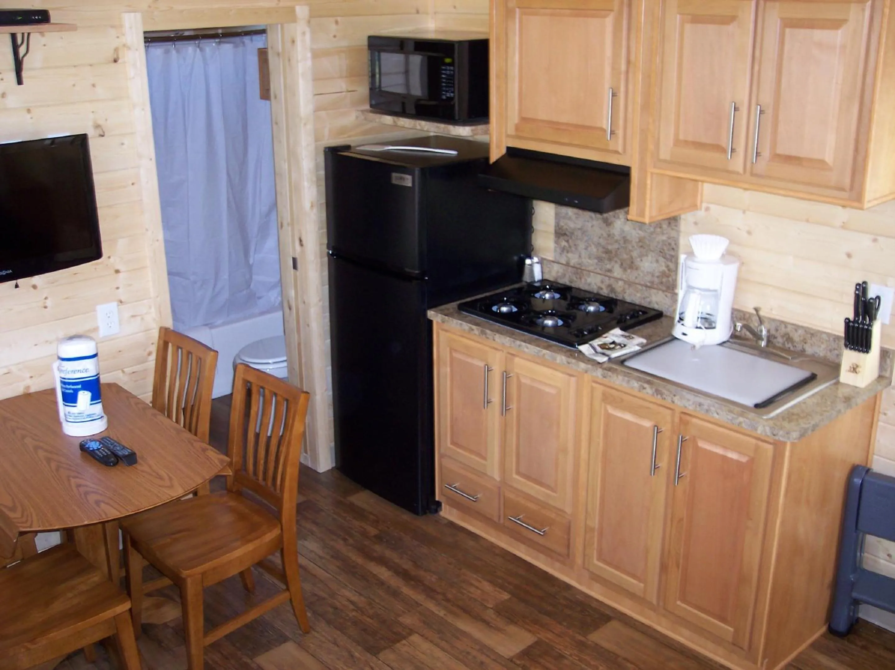 Snowflower Camping Resort Cottage 7