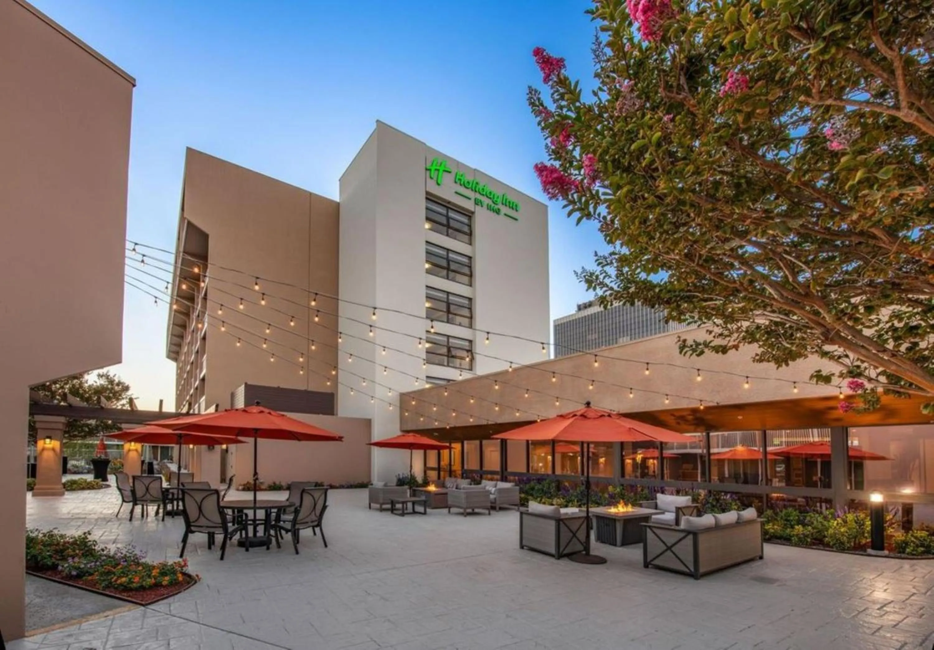 Meeting/conference room in Holiday Inn Oxnard - Ventura by IHG