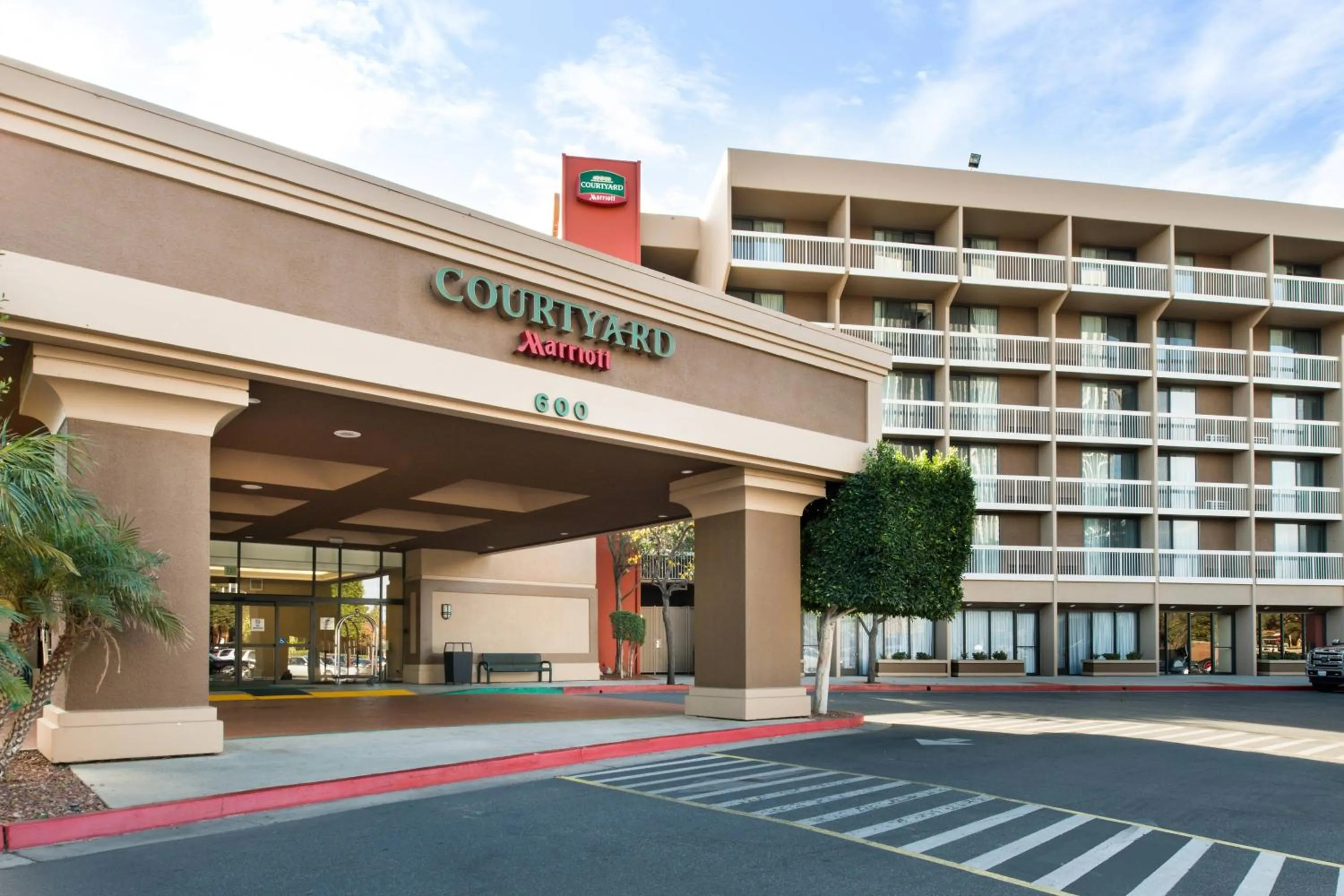 Property building in Courtyard by Marriott Oxnard/Ventura