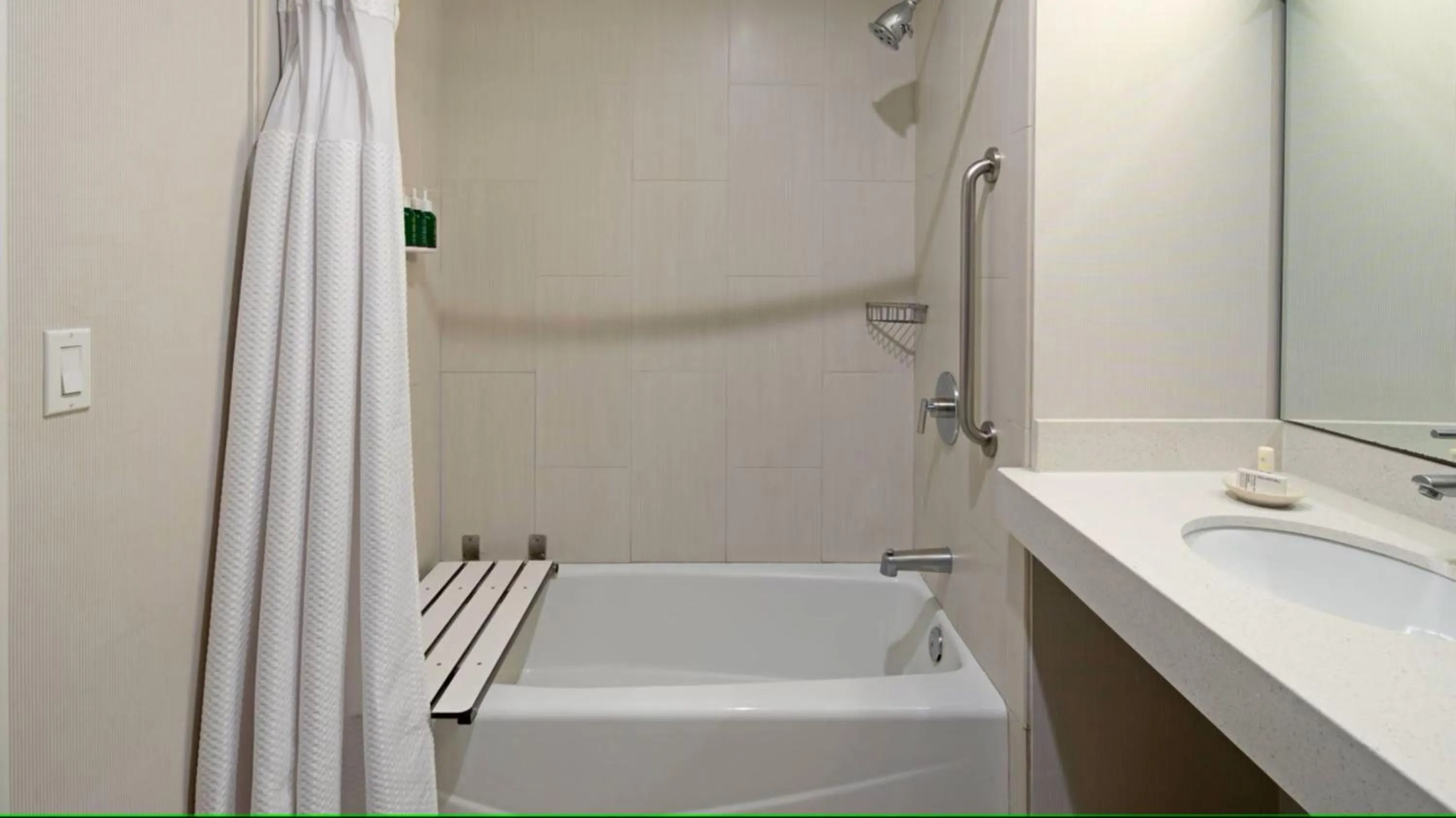 Photo of the whole room in Holiday Inn Oxnard - Ventura by IHG