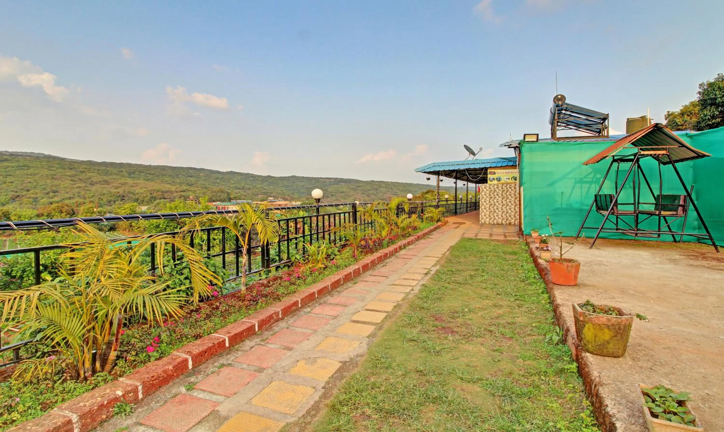 Mountain view in Treebo Berry Hill Venna Lake, 3 Km From City Center