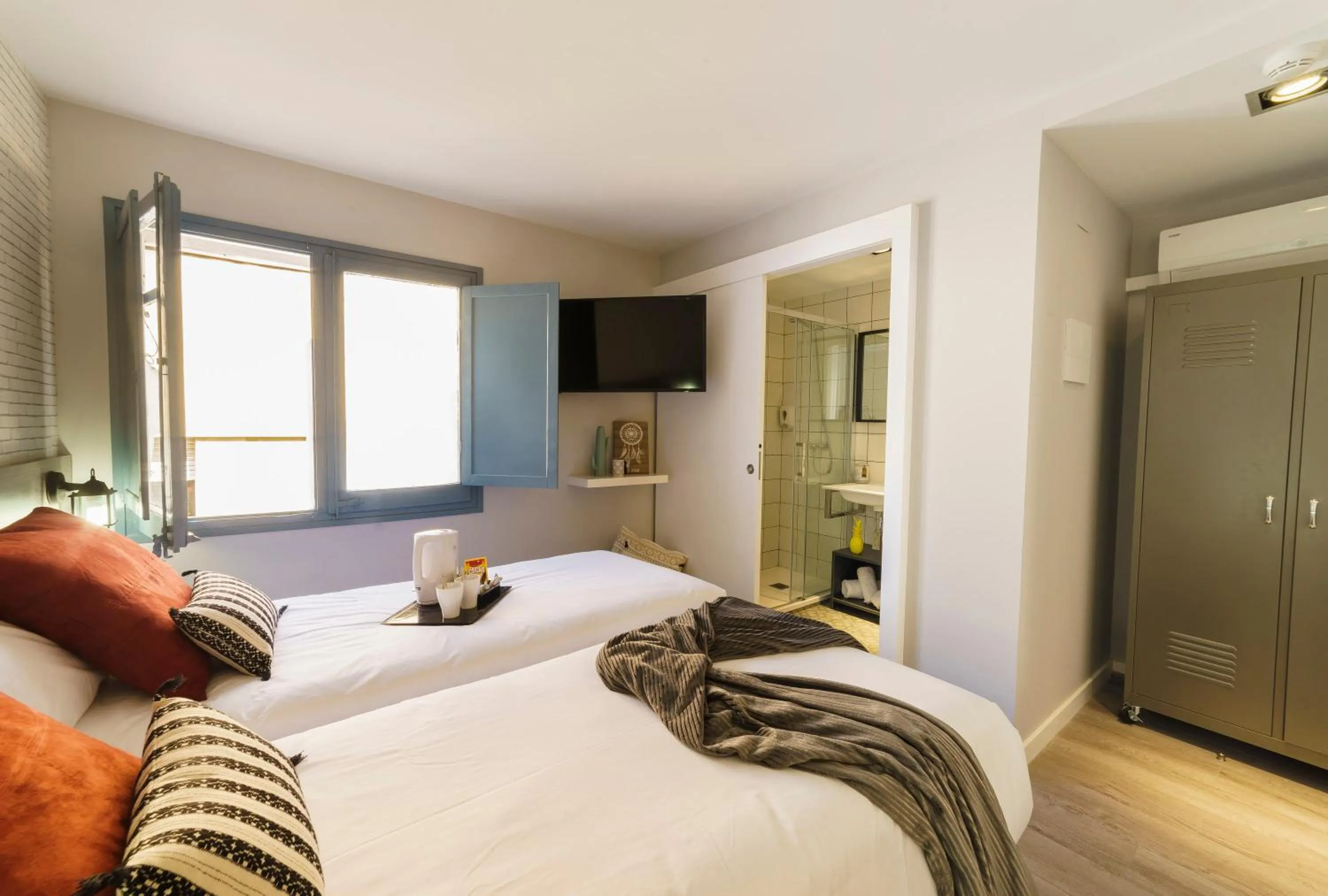 Bedroom, Bed in BYPILLOW Wander