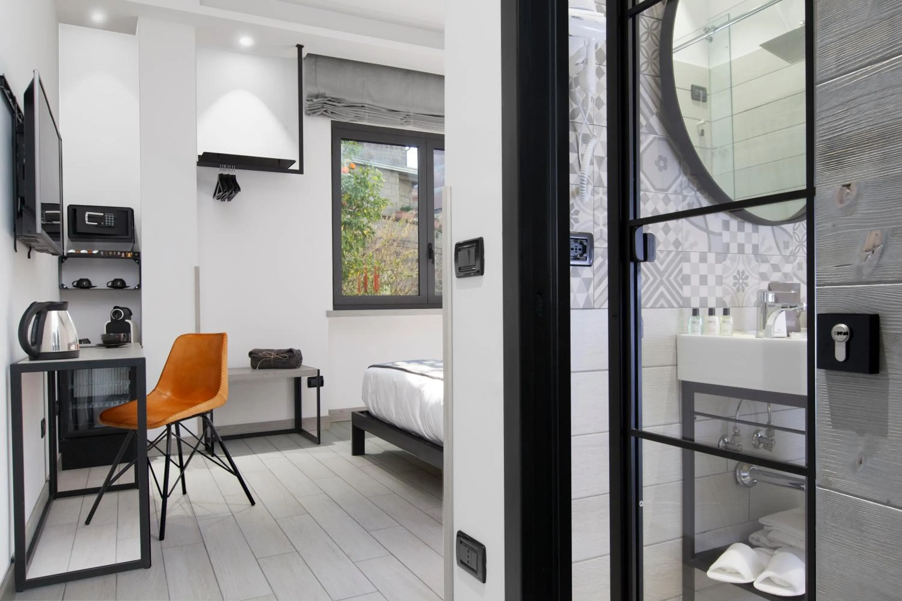 Bedroom in La Ferrovia Guest House