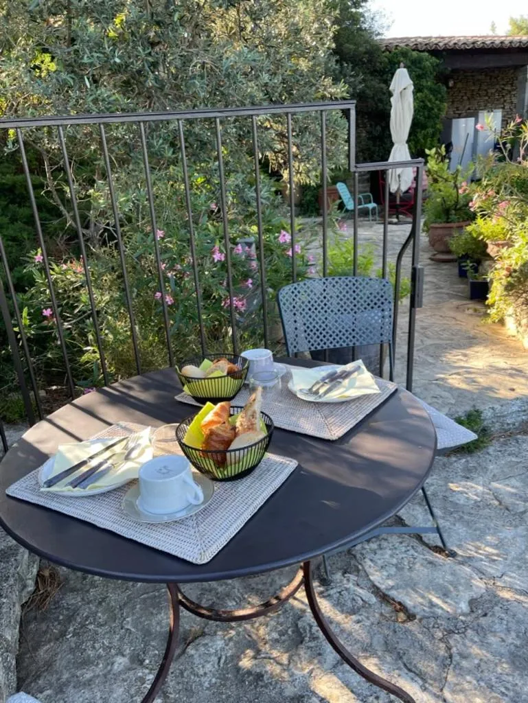 Breakfast in La Borie en Provence
