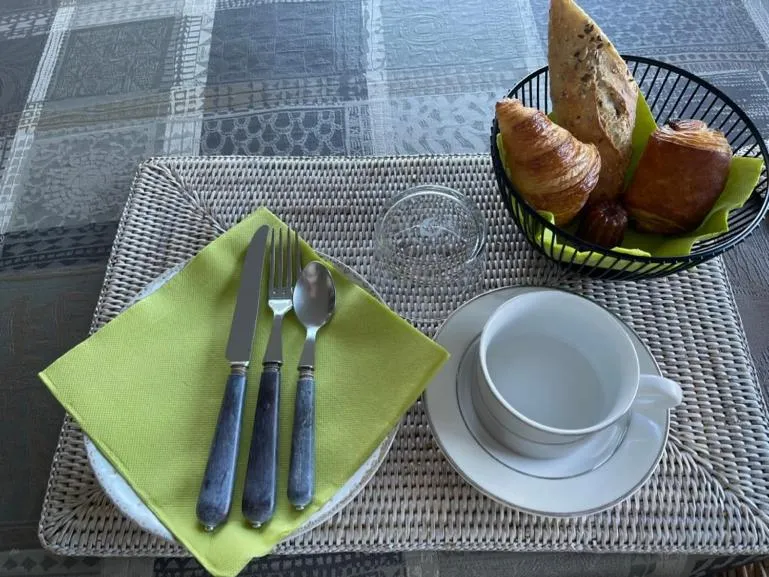 Breakfast in La Borie en Provence