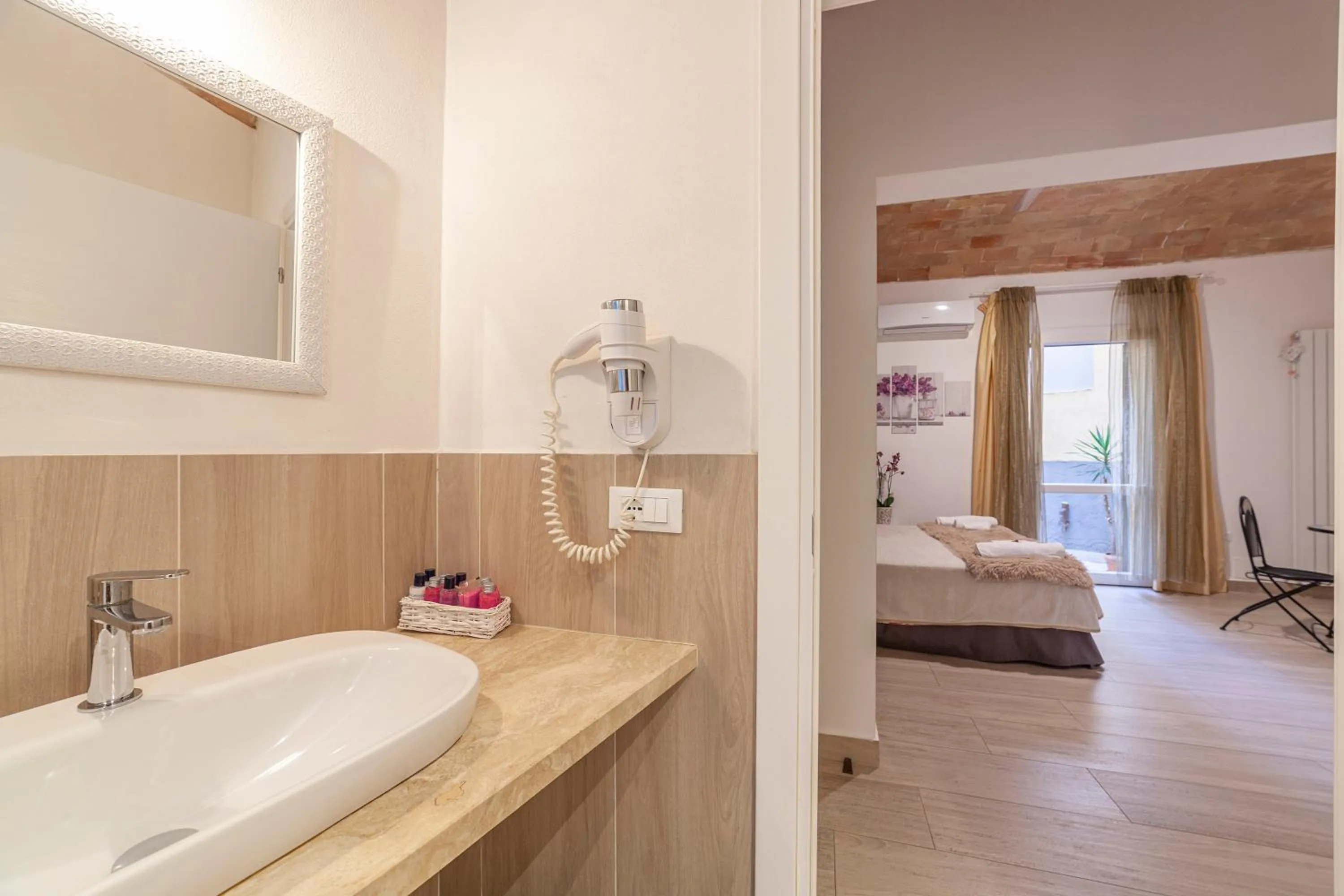 Bathroom, Bed in B&B Prima Dell'Elba