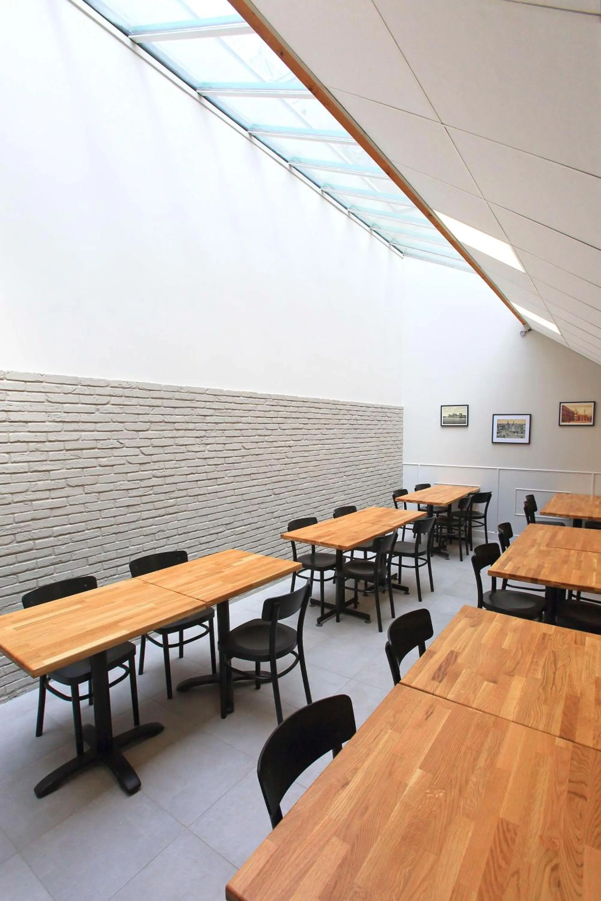 Meeting/conference room in Brit Hotel Calais