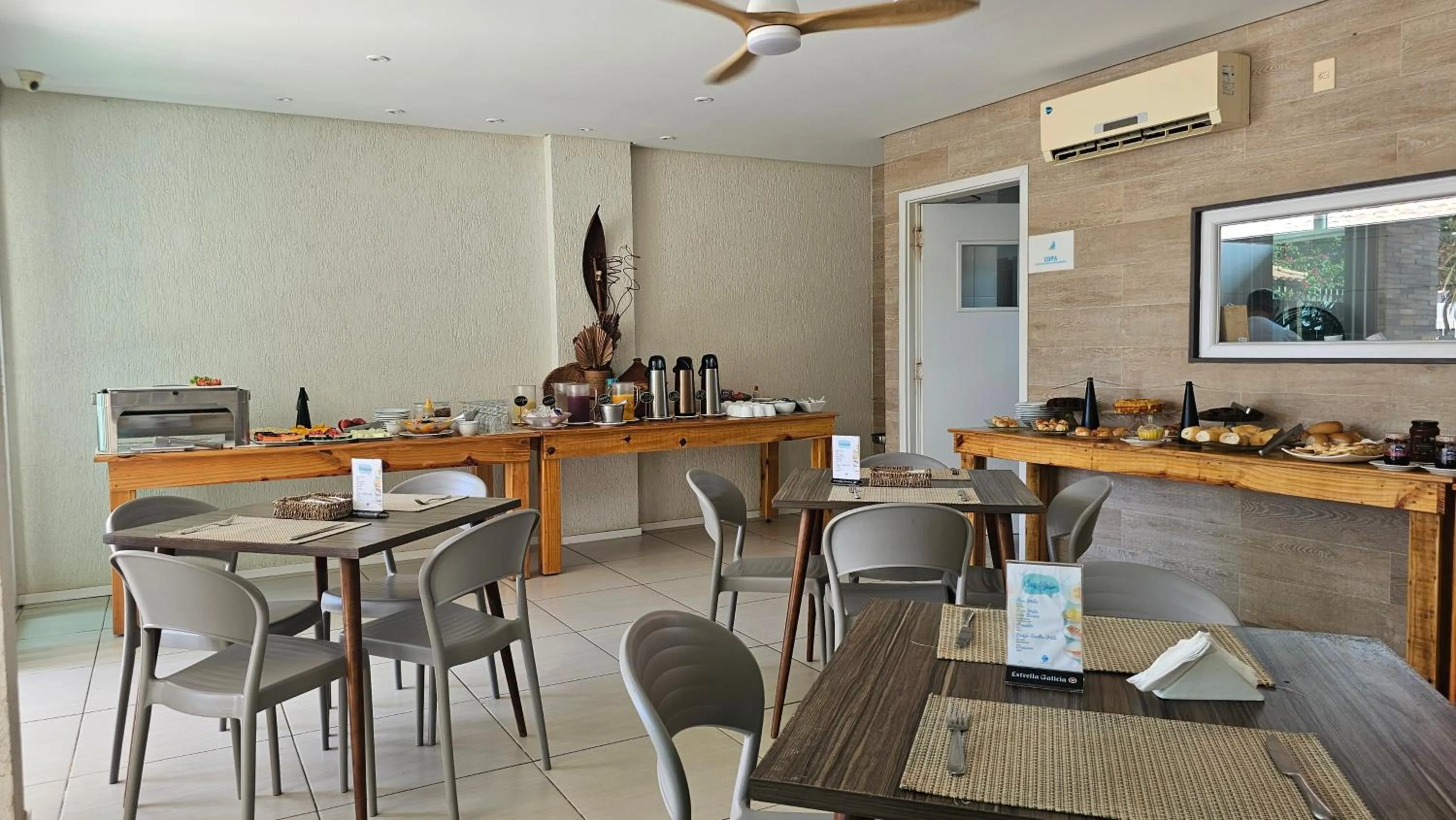 Breakfast in Wave Suítes Hotel & Lounge bar