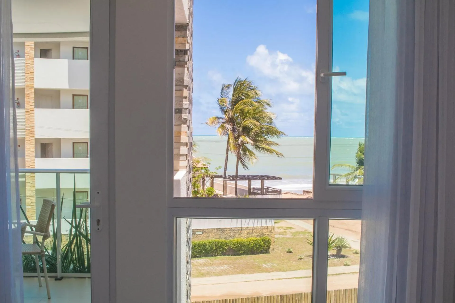 Sea view in Wave Suítes Hotel & Lounge bar