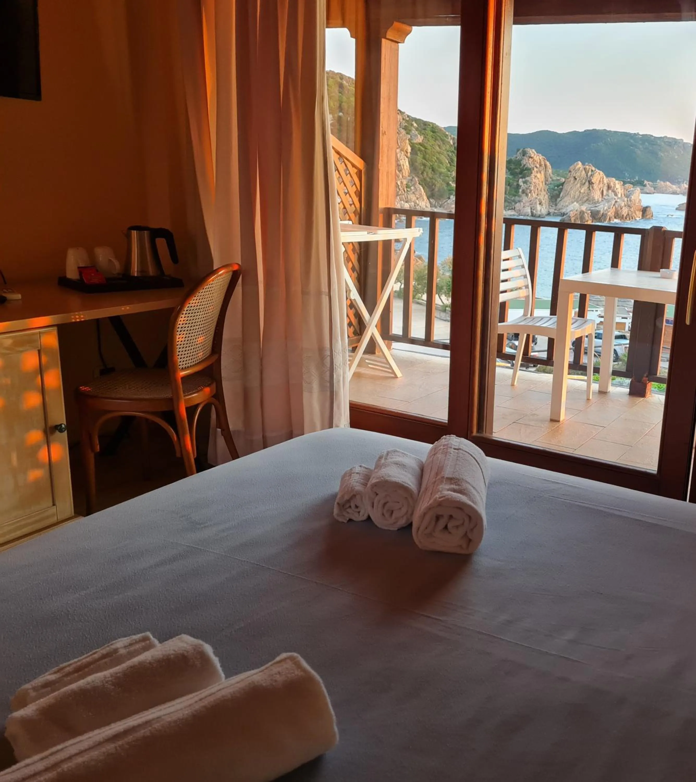 View (from property/room), Bed in Hotel Costa Paradiso