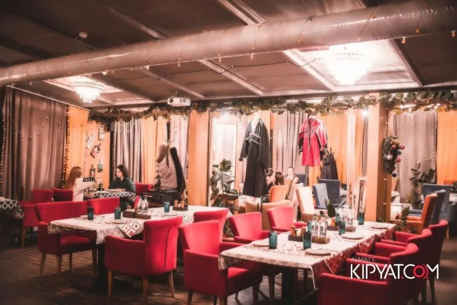 Restaurant/places to eat in Mildom Premium Hotel