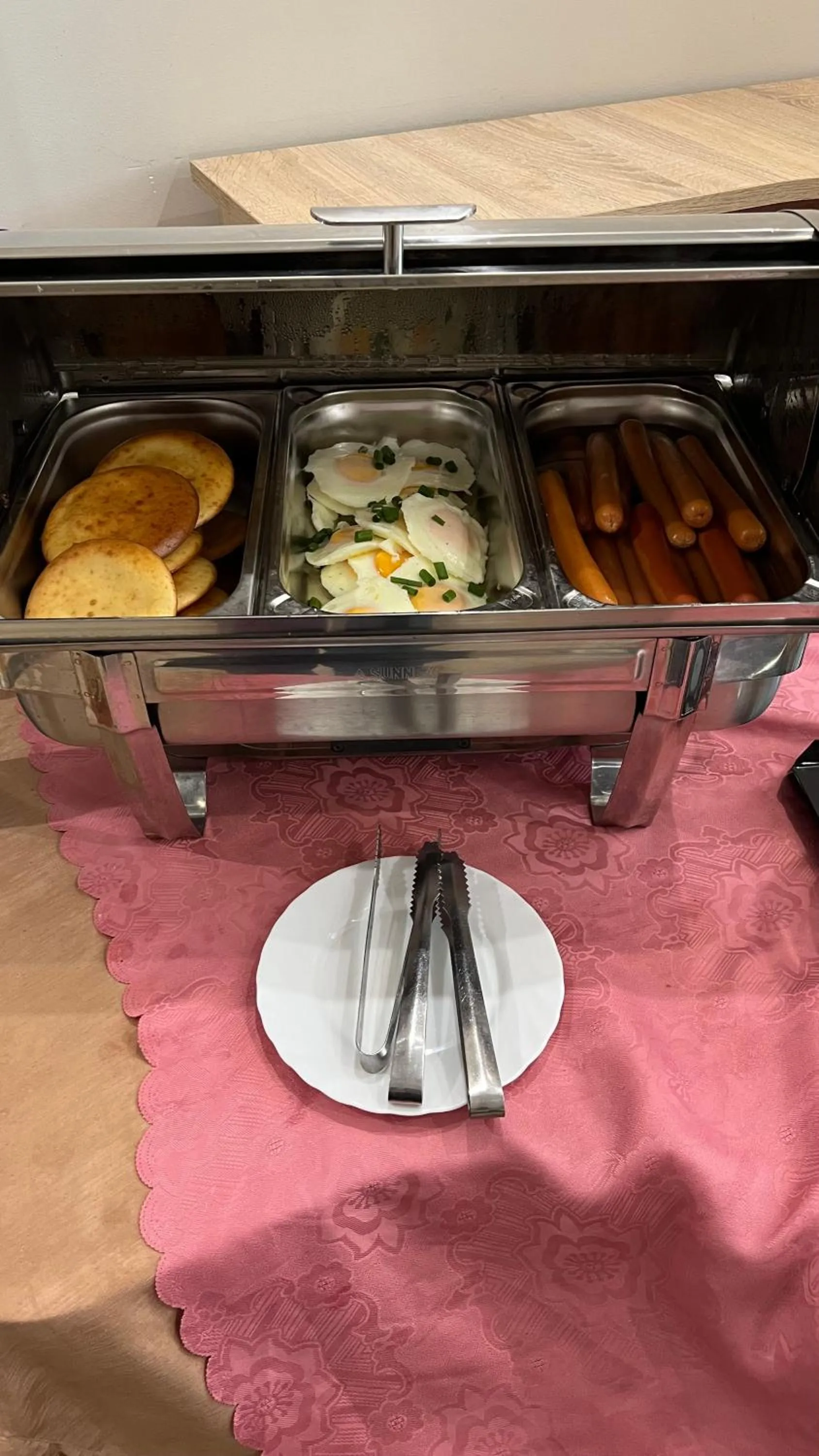 Breakfast in Admiral II