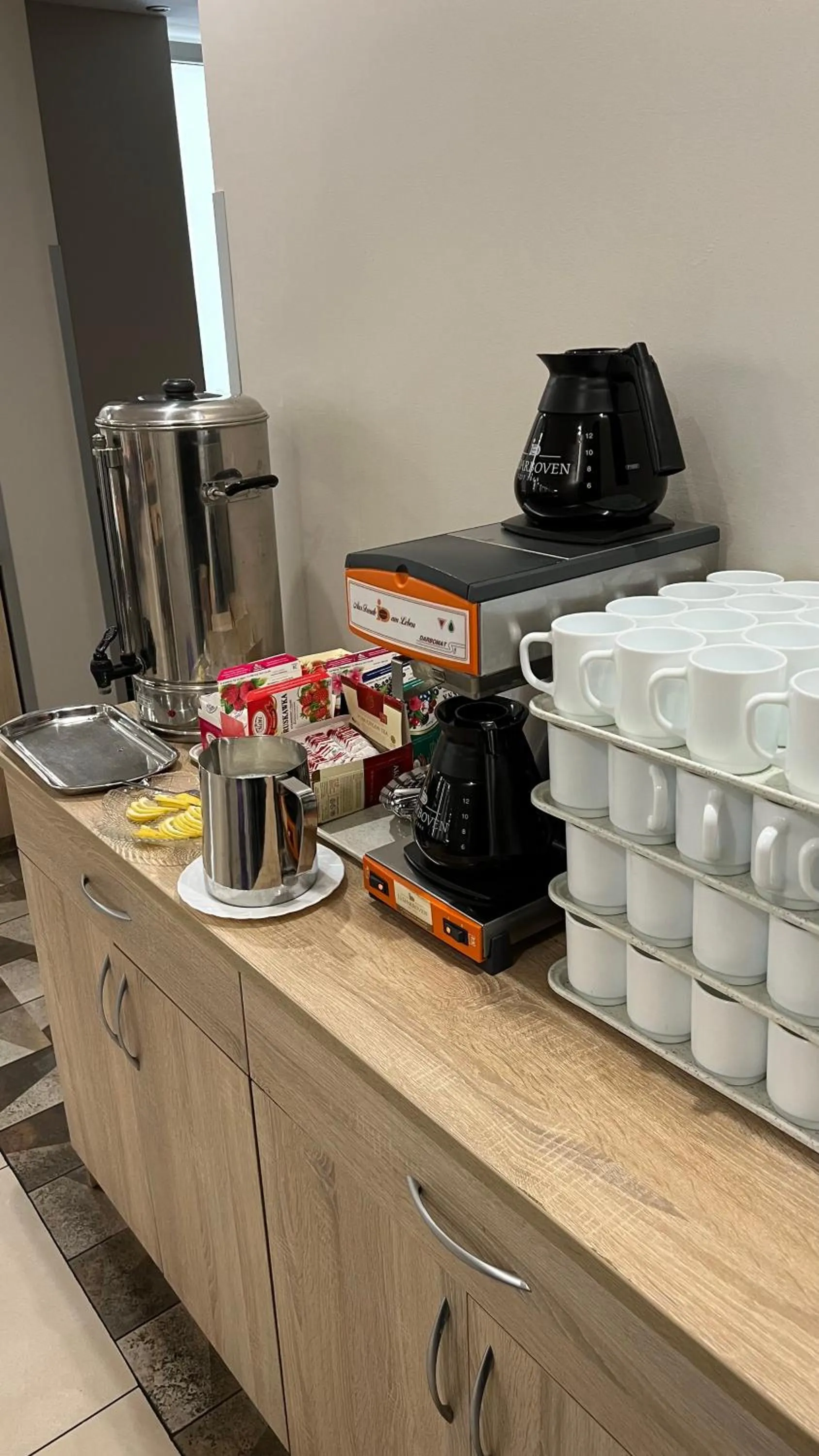 Breakfast in Admiral II