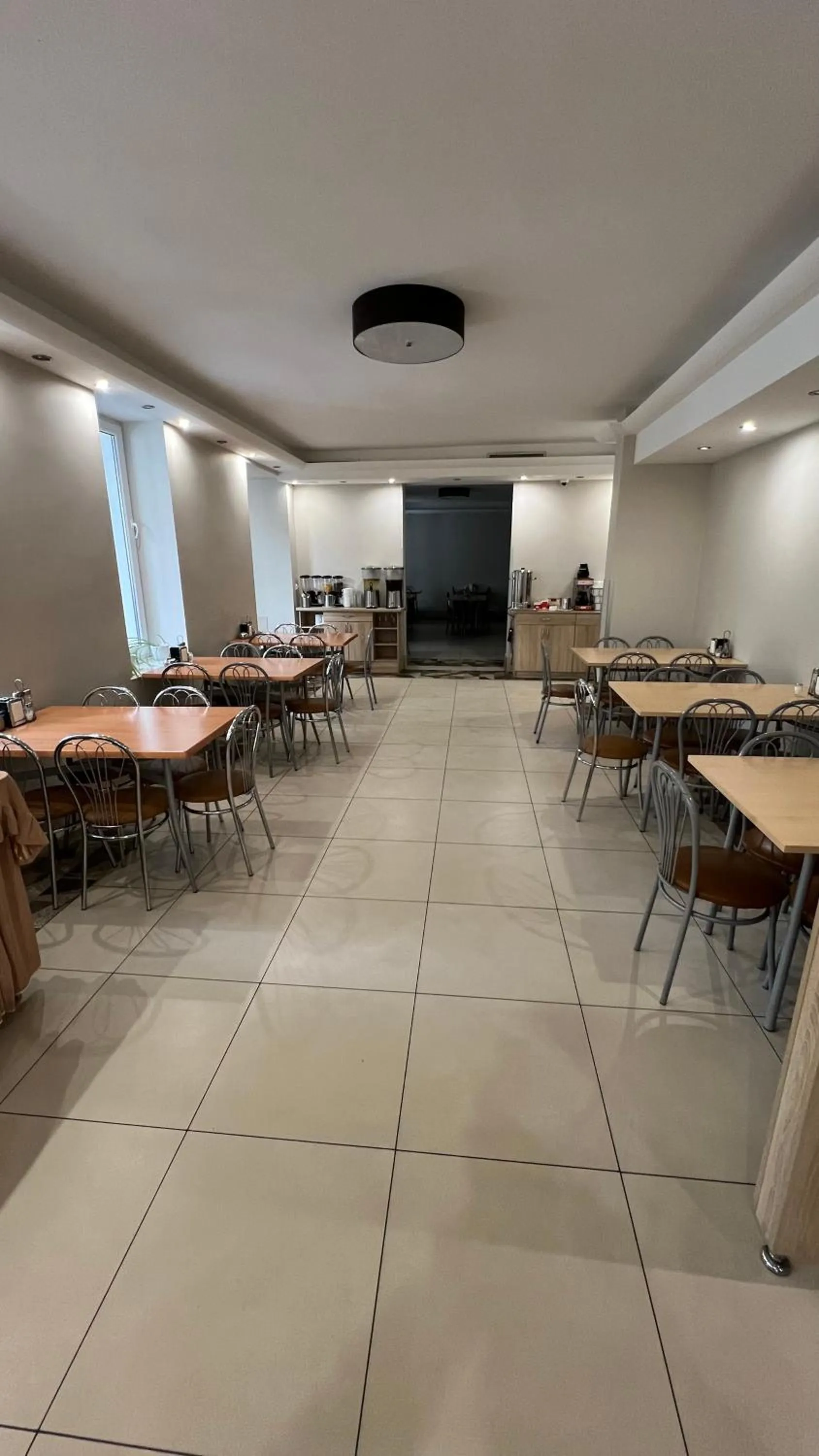 Breakfast in Admiral II