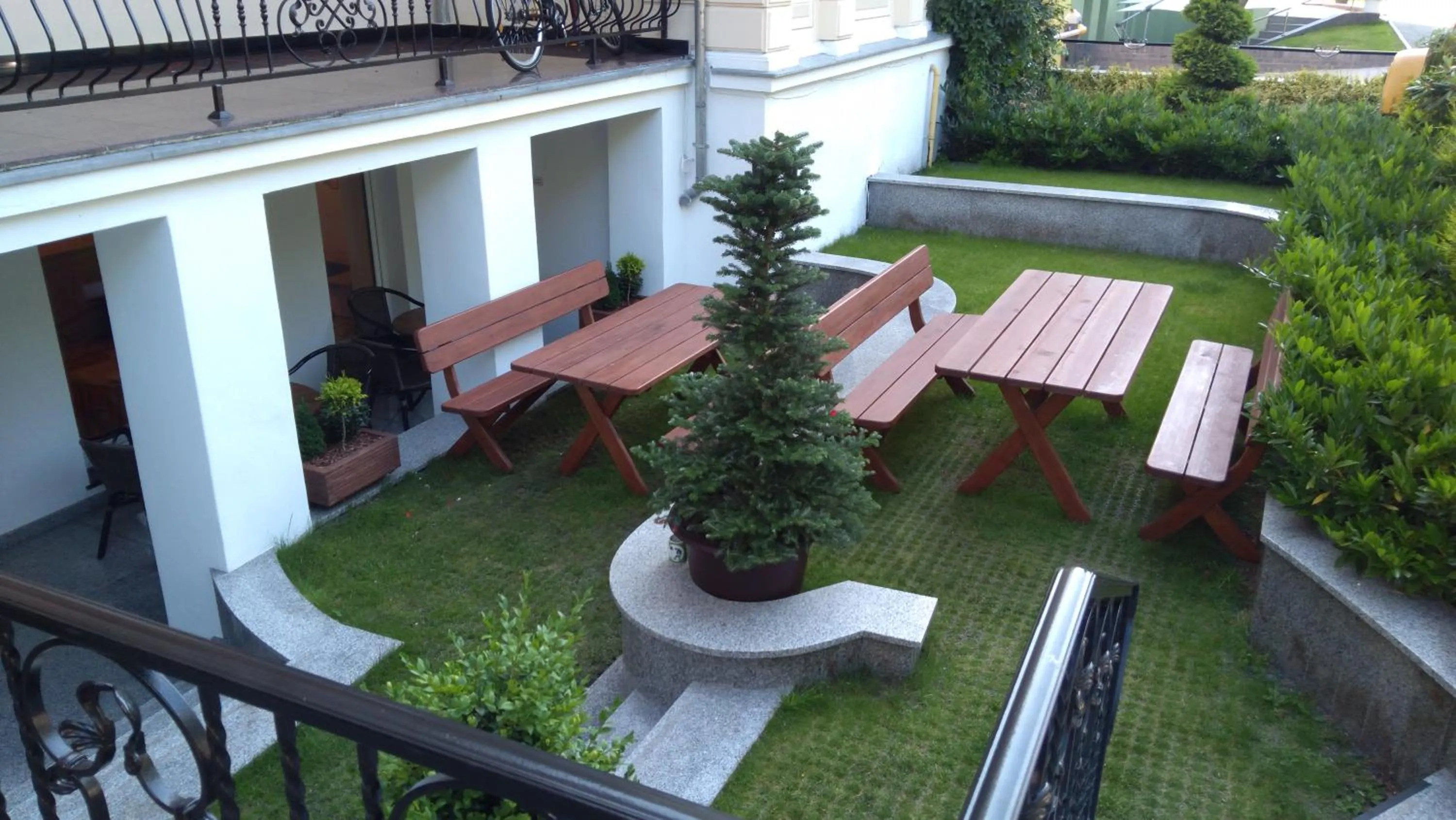 Garden in Admiral II