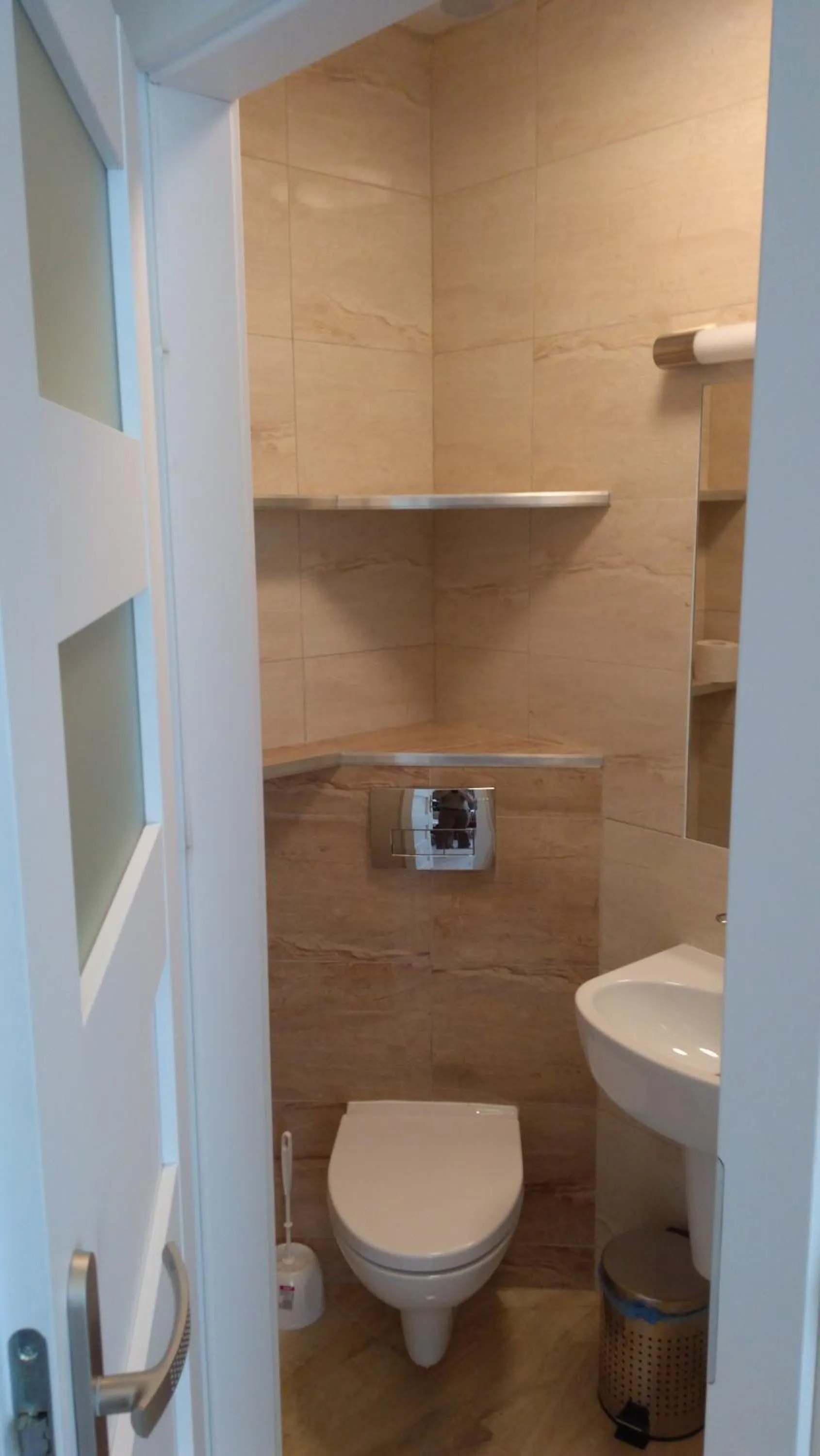 Shower in Admiral II