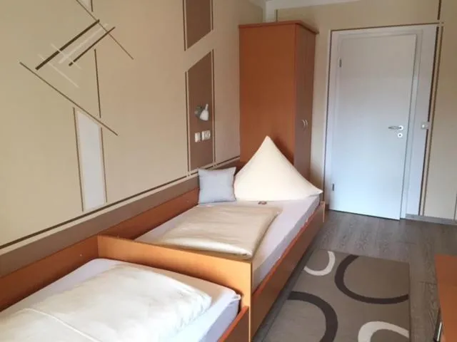 Photo of the whole room, Bed in Pension Wagner