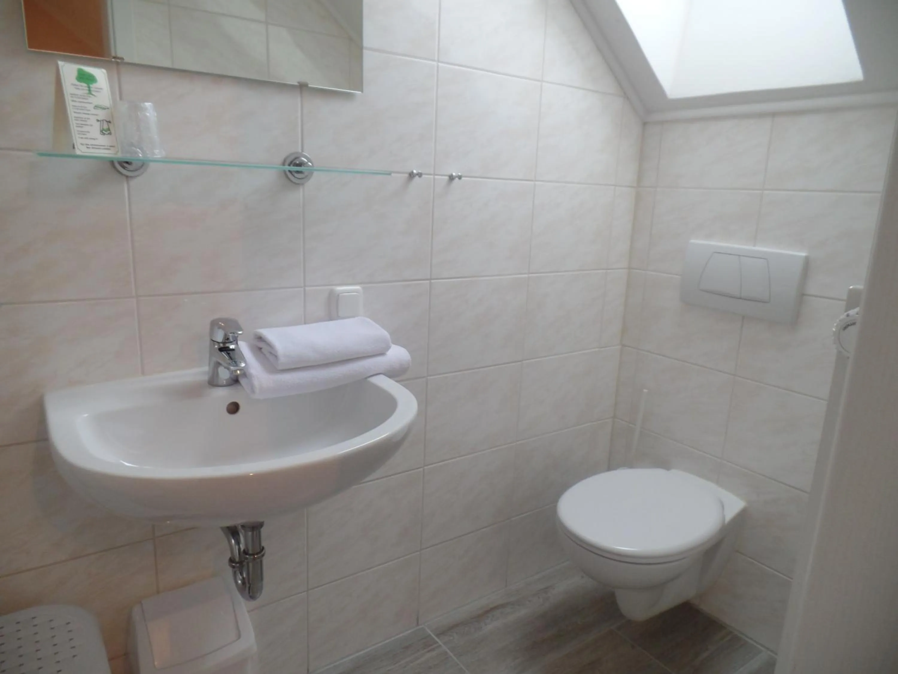 Bathroom in Pension Wagner