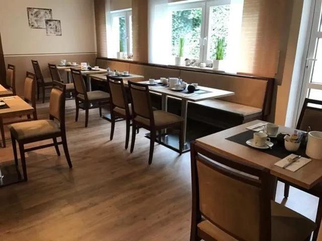 Restaurant/places to eat in Pension Wagner