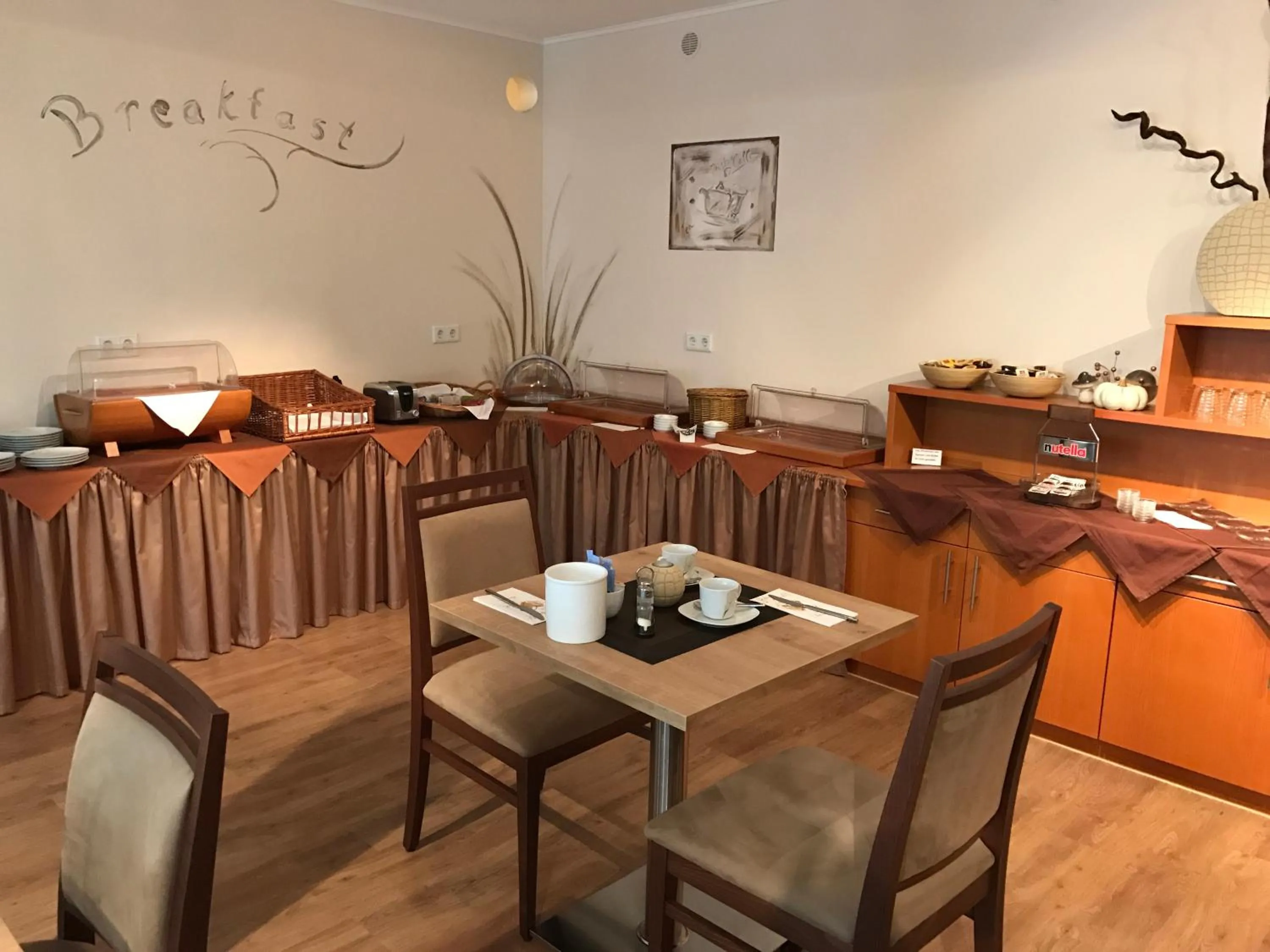 Restaurant/places to eat in Pension Wagner