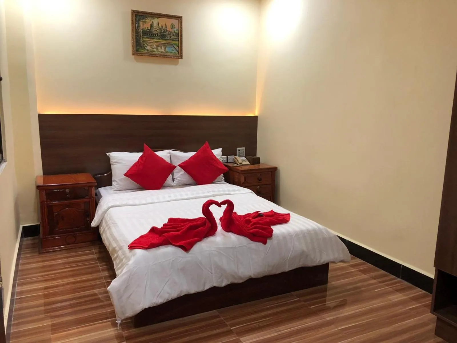 Bedroom, Bed in Capitol One