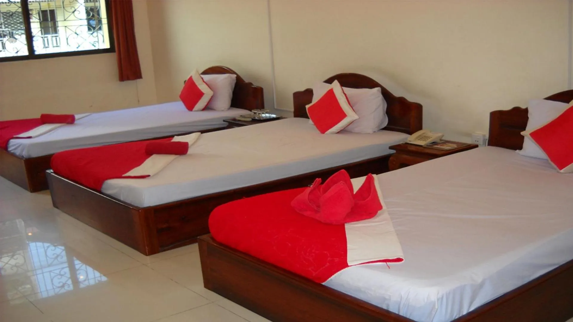 Bedroom, Bed in Capitol One