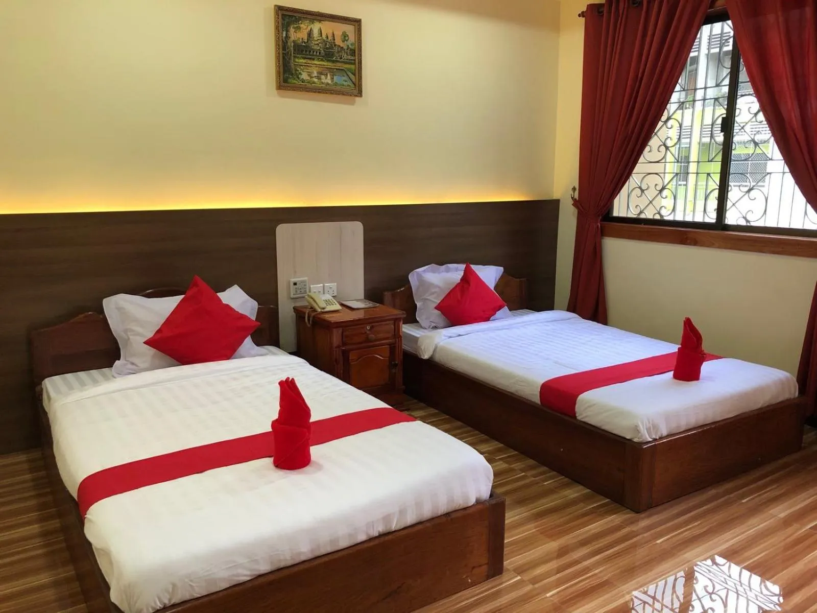 Bedroom, Bed in Capitol One