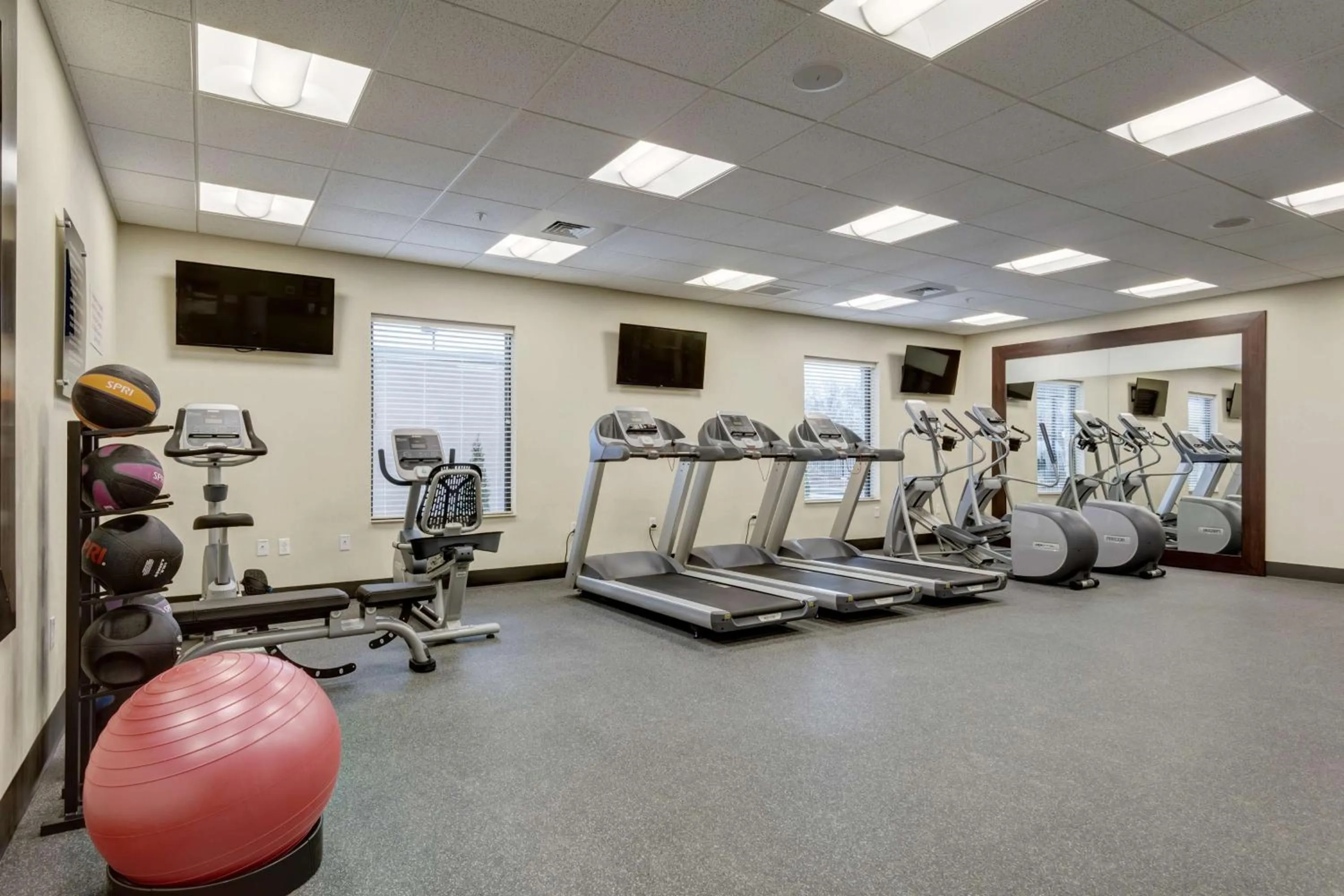 Fitness centre/facilities in Hampton Inn-St. Louis Wentzville, MO