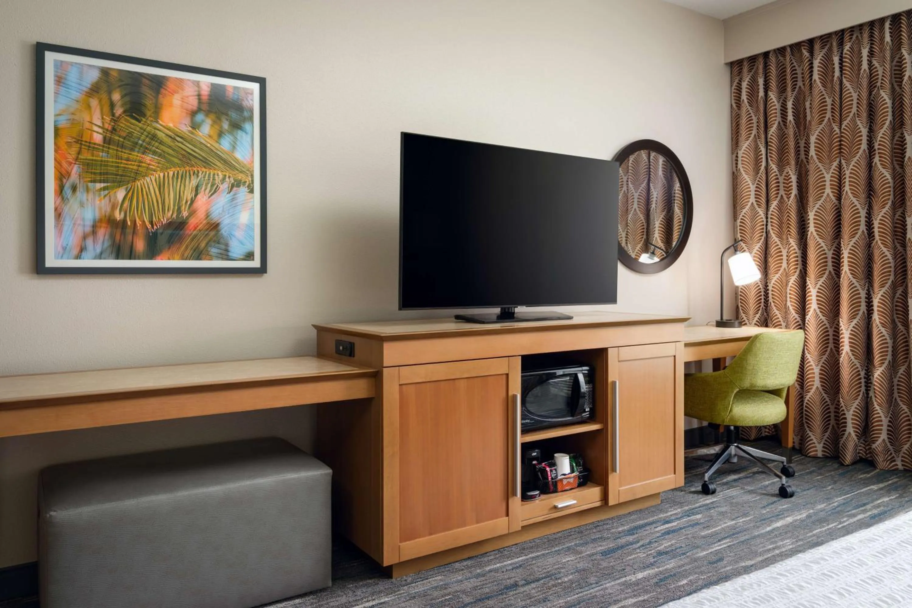 Bedroom in Hampton Inn Plant City