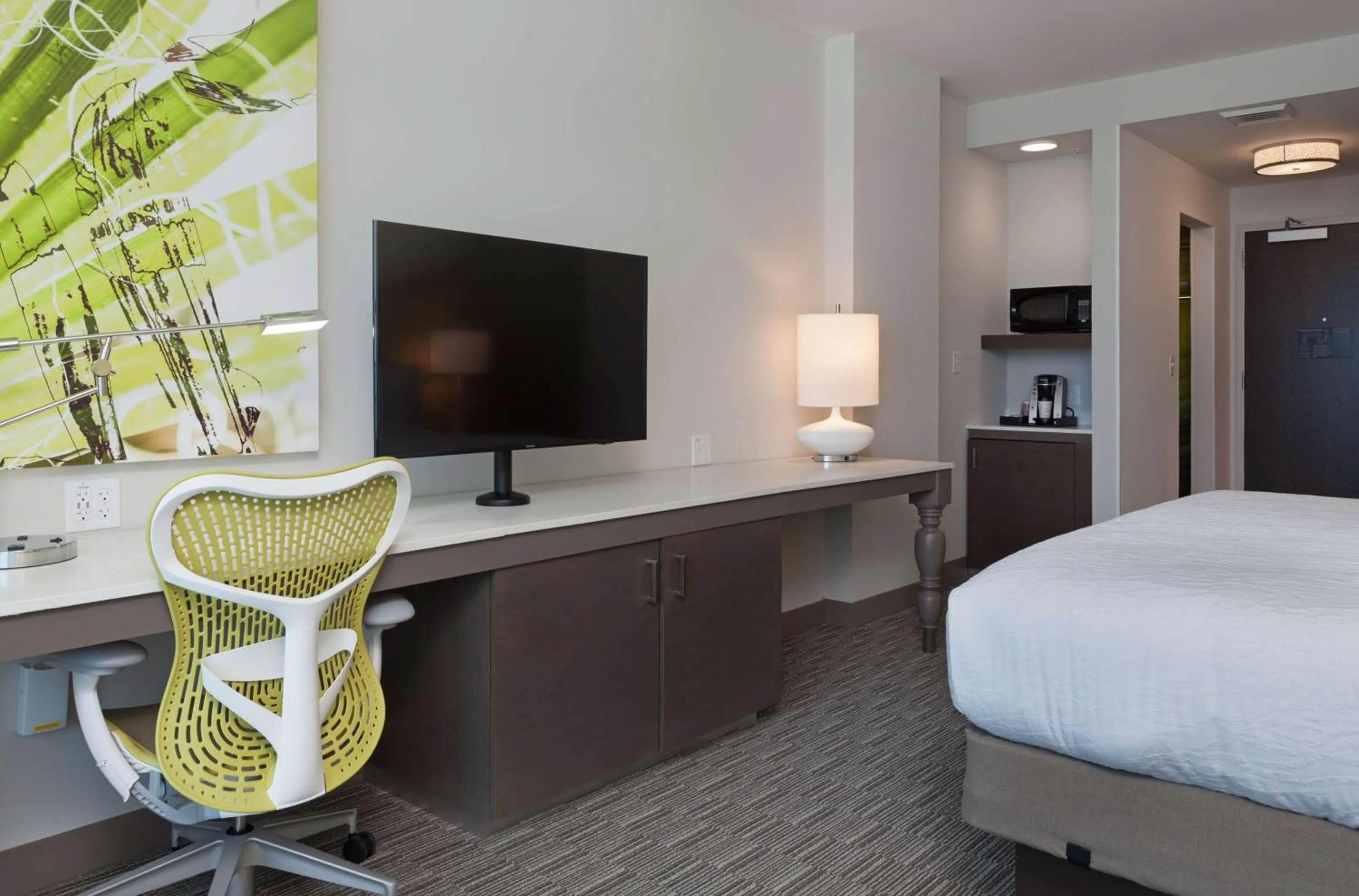 Bedroom, Bed in Hilton Garden Inn Ft. Walton Beach