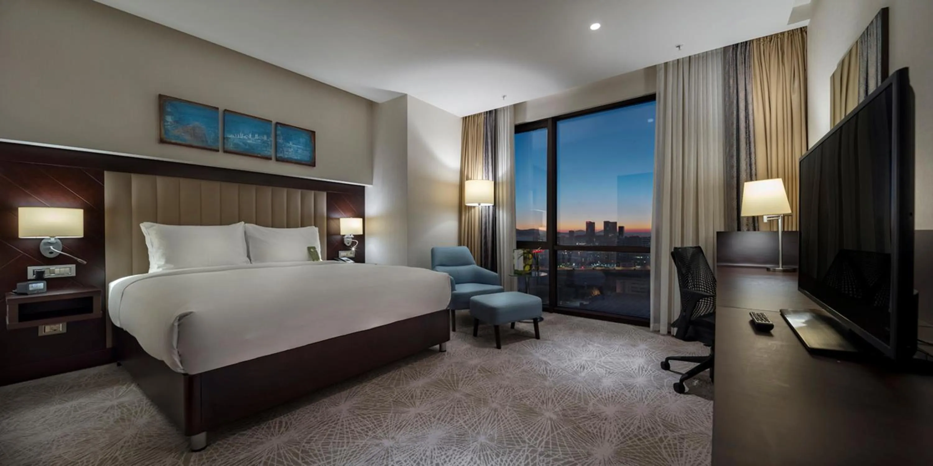 Bed in Doubletree by Hilton Istanbul Umraniye