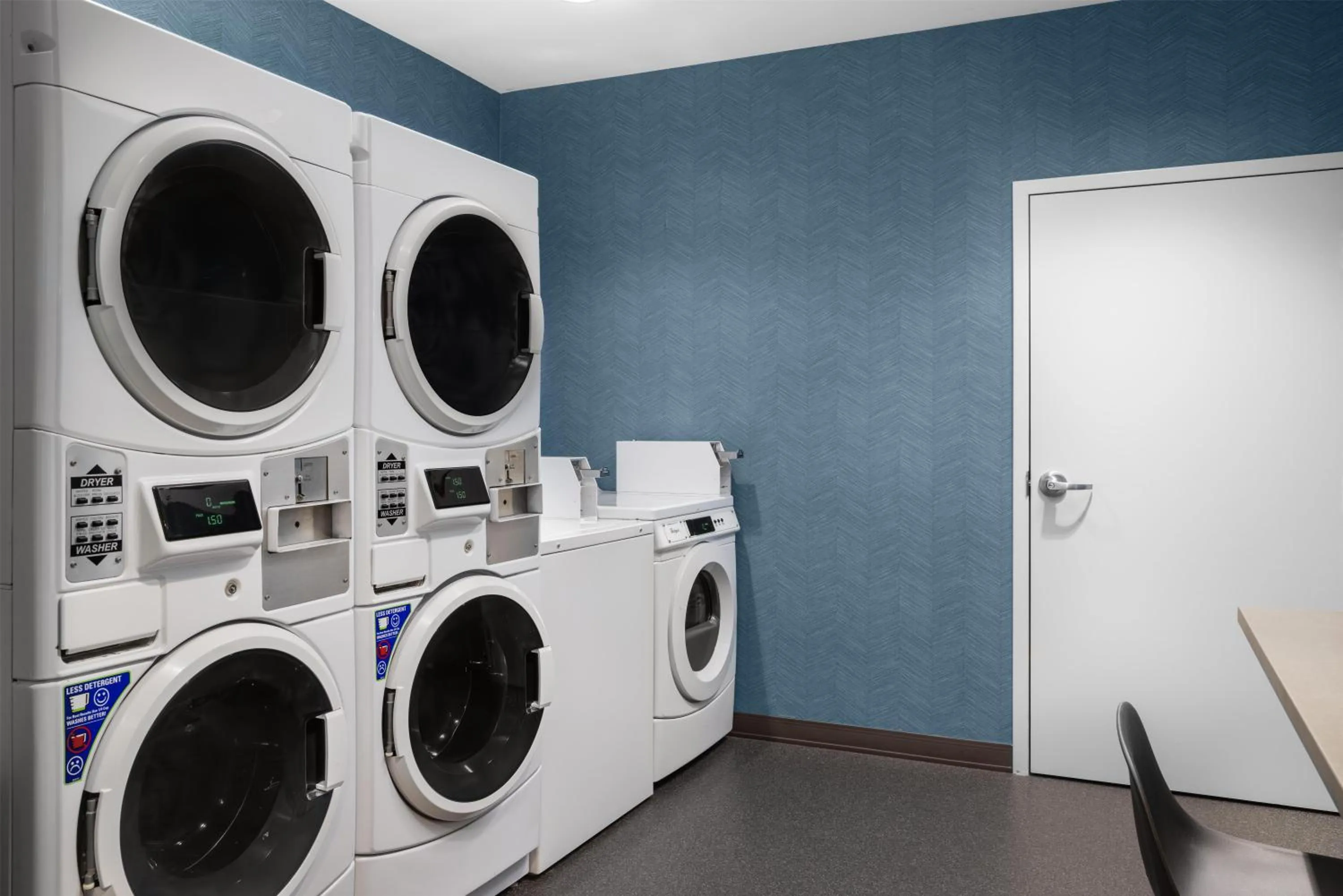 laundry in Home2 Suites By Hilton Minneapolis-Eden Prairie