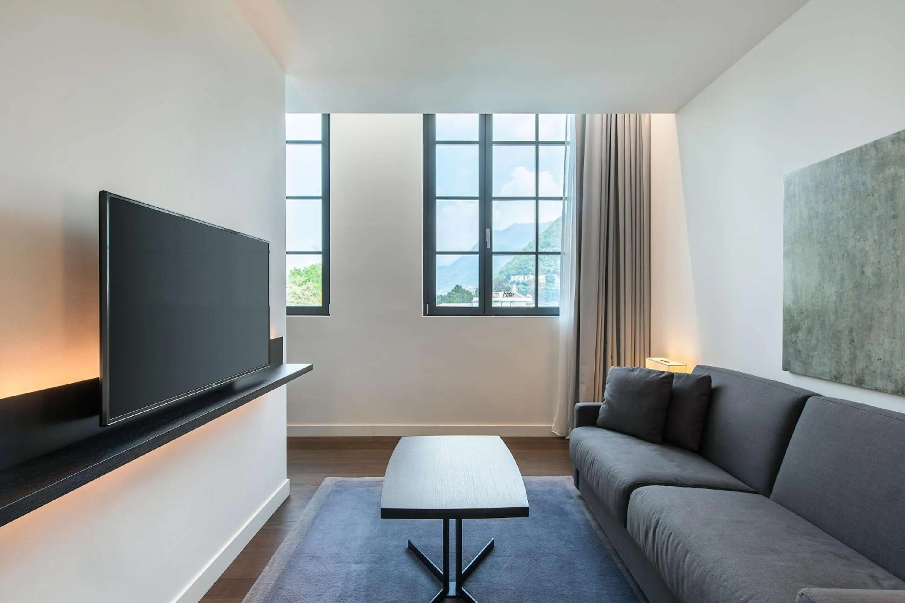 Living room in Hilton Lake Como