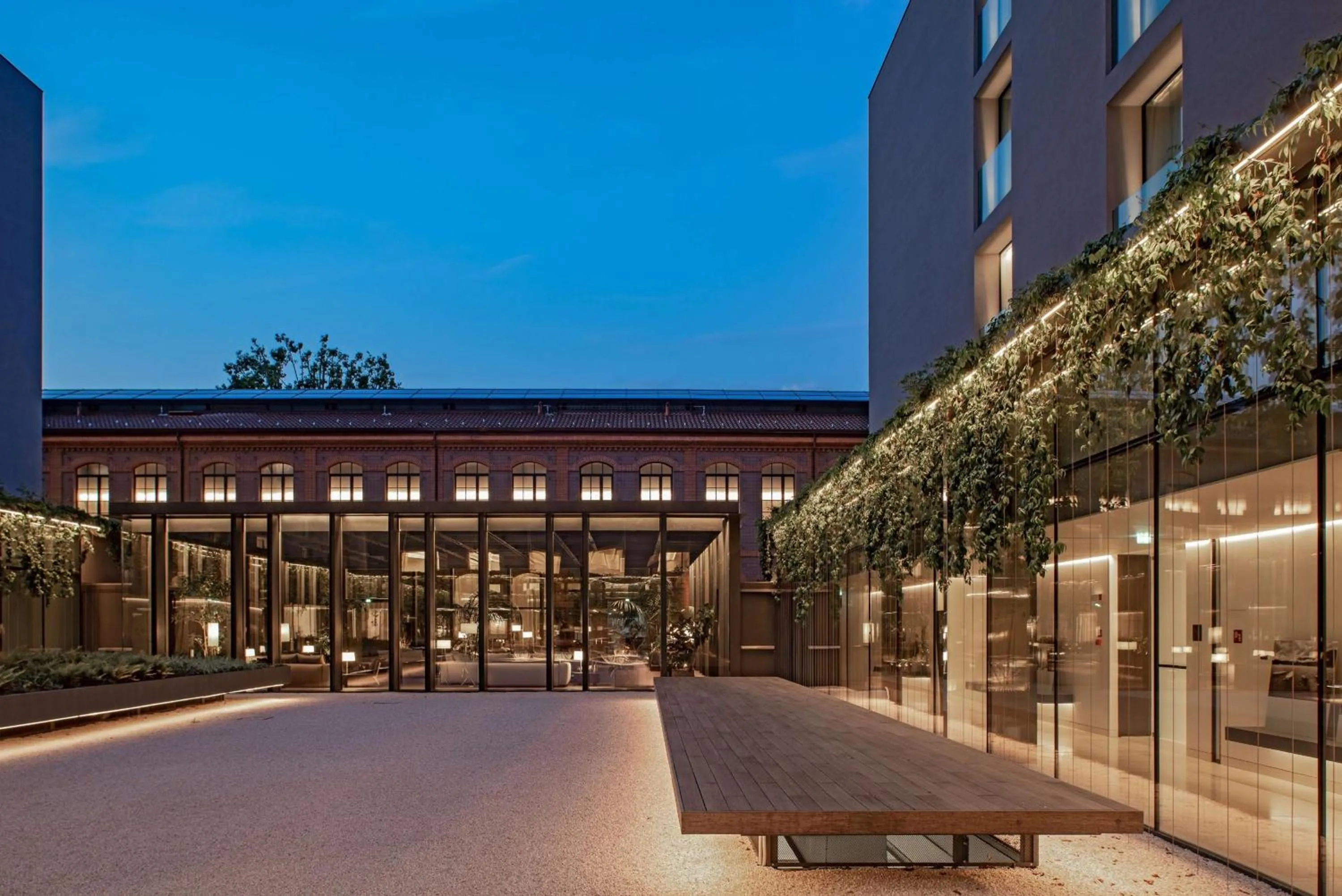 Property building in Hilton Lake Como