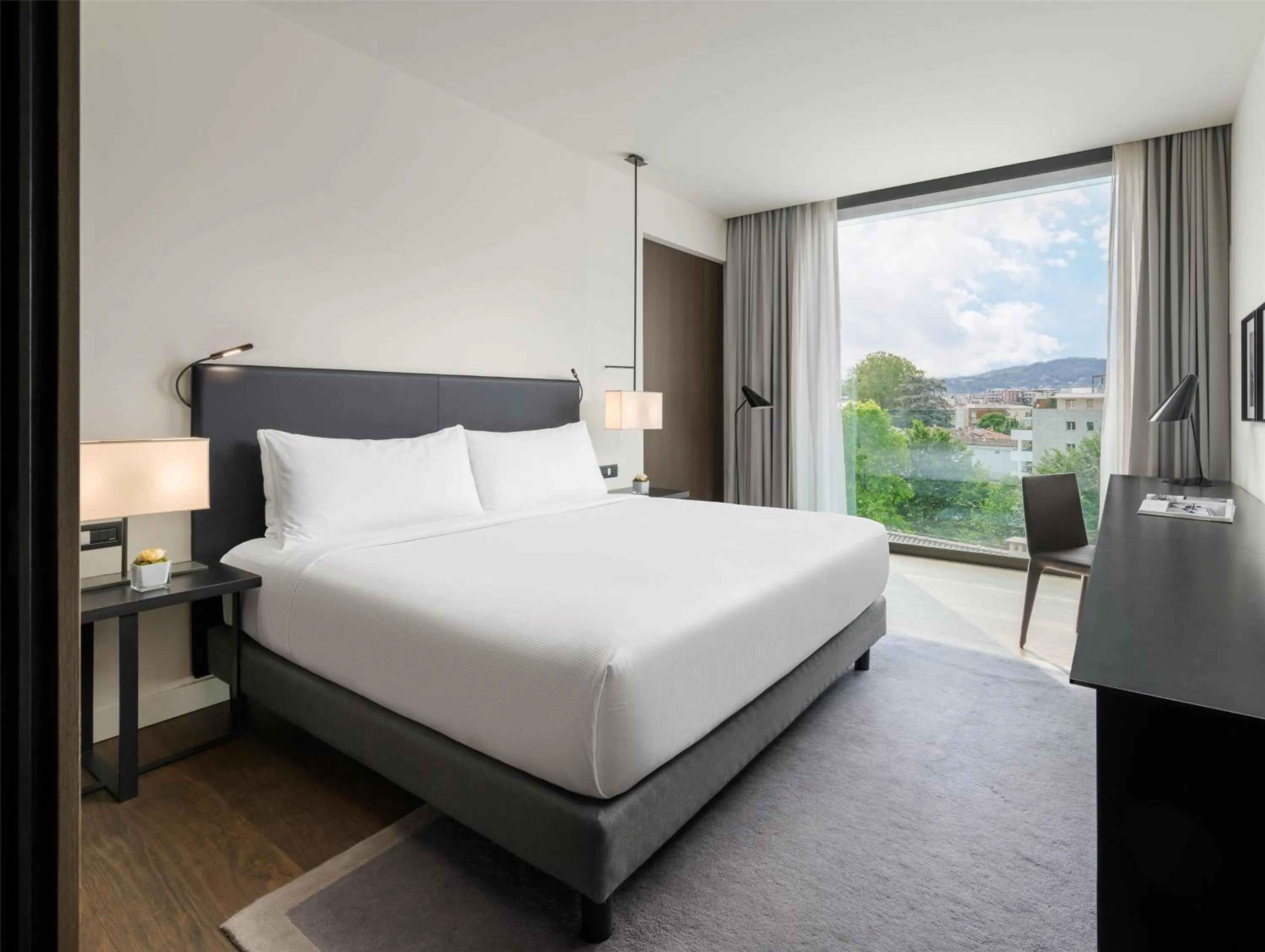 Bed in Hilton Lake Como