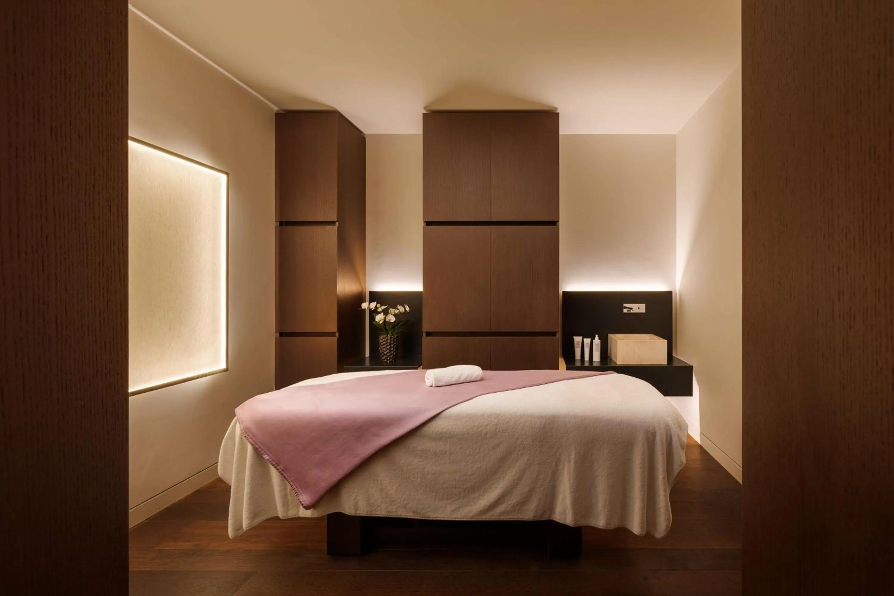Spa and wellness centre/facilities, Bed in Hilton Lake Como