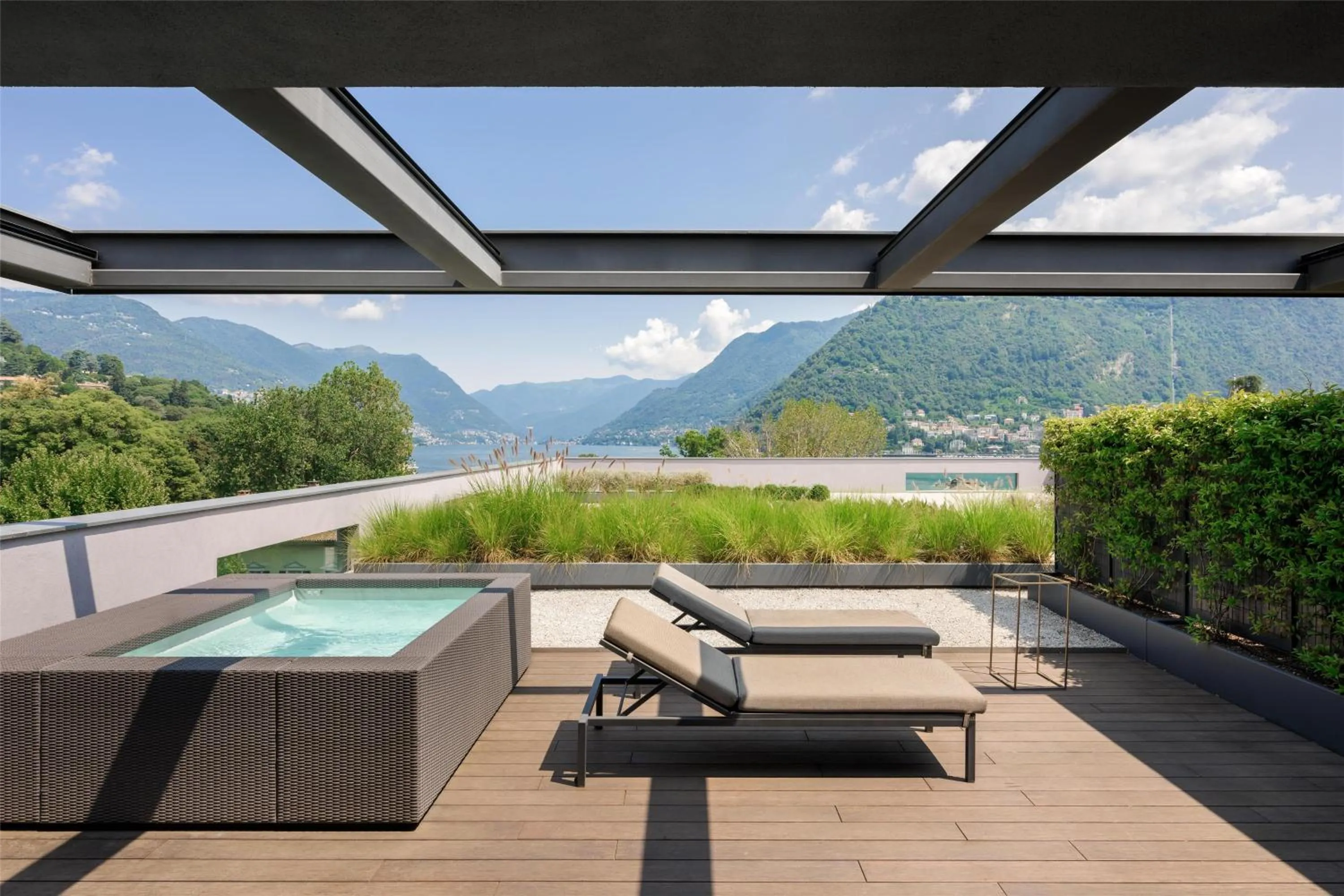 Living room in Hilton Lake Como