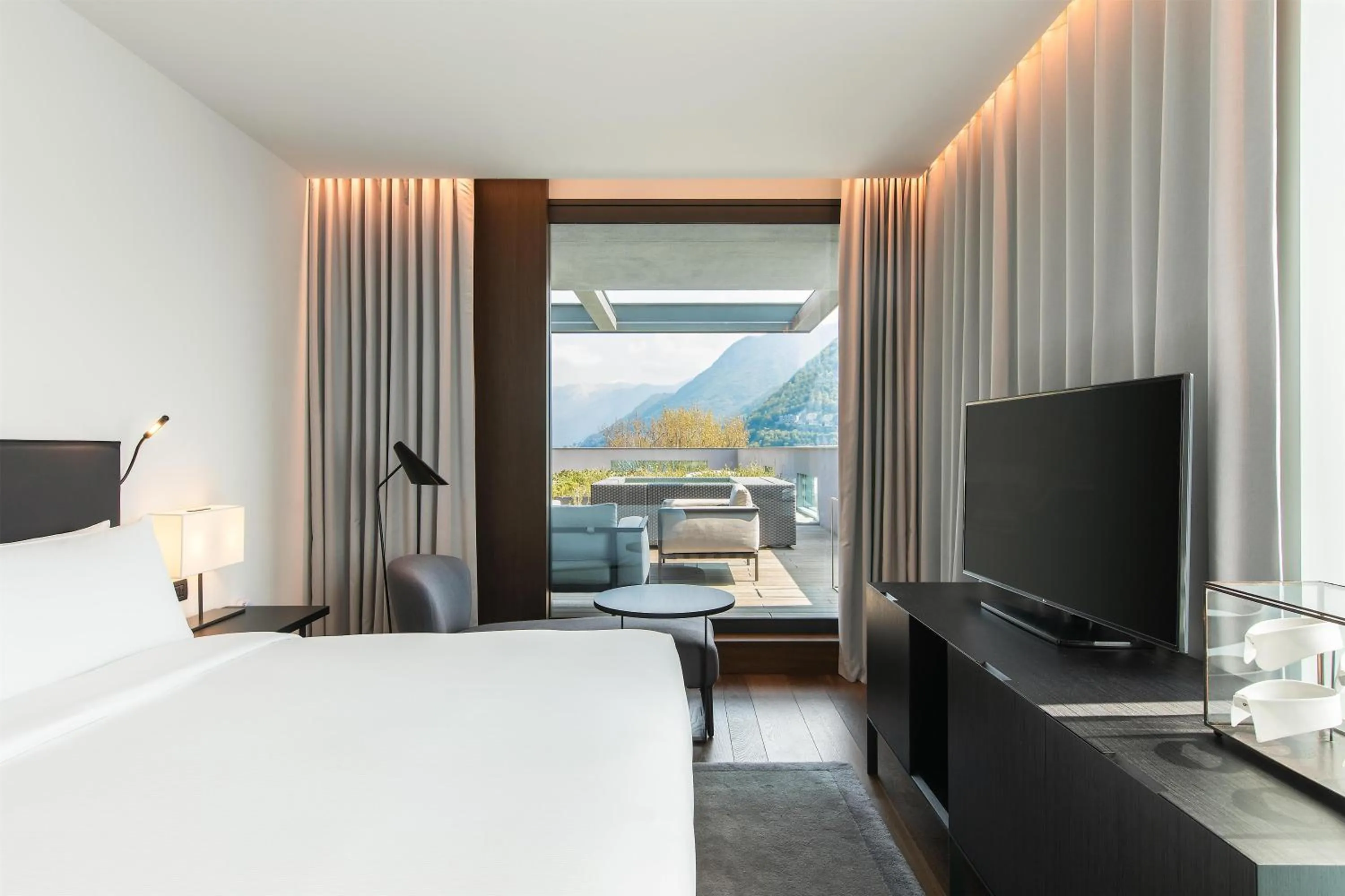 Bed in Hilton Lake Como