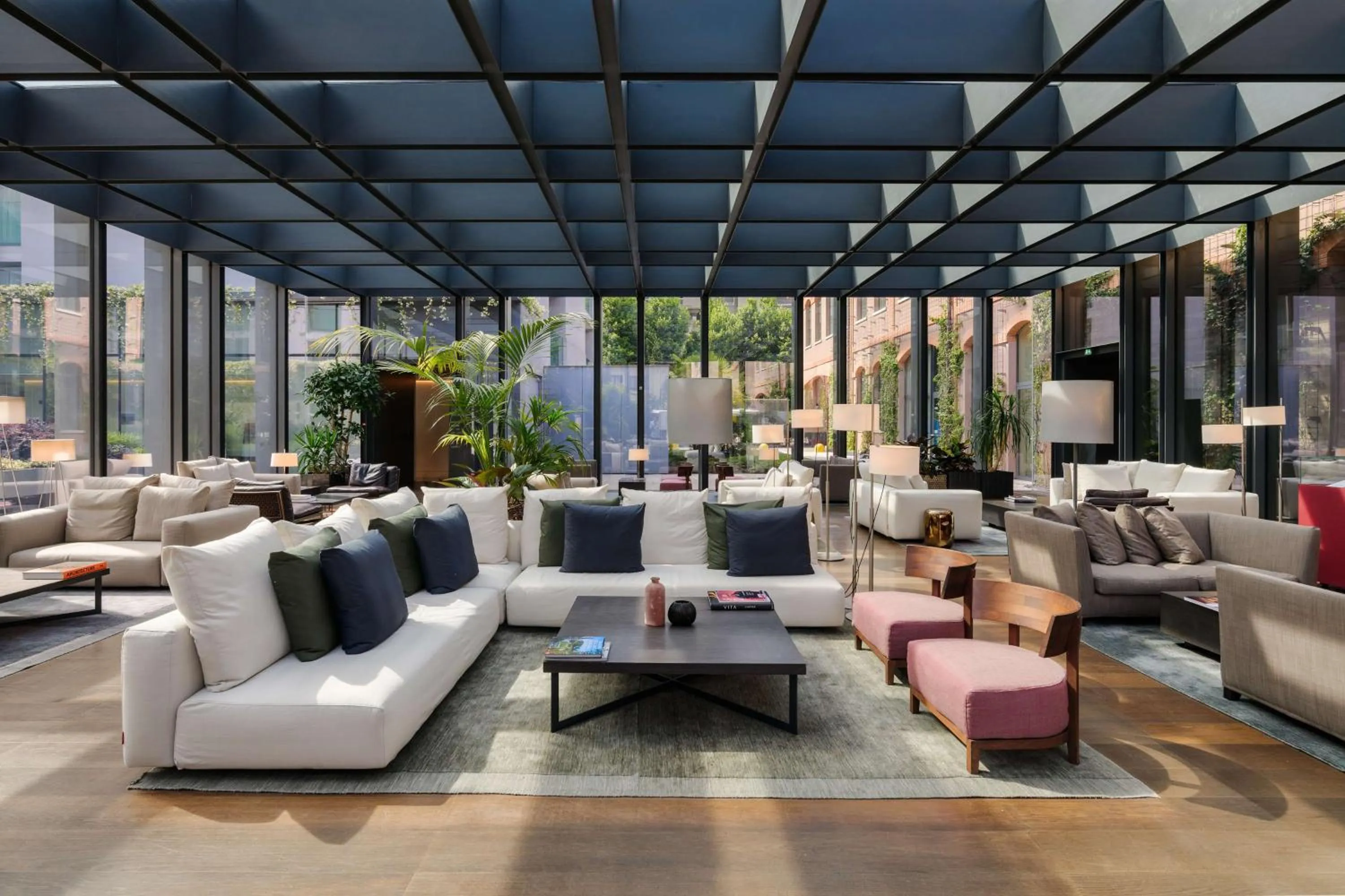 Lobby or reception in Hilton Lake Como