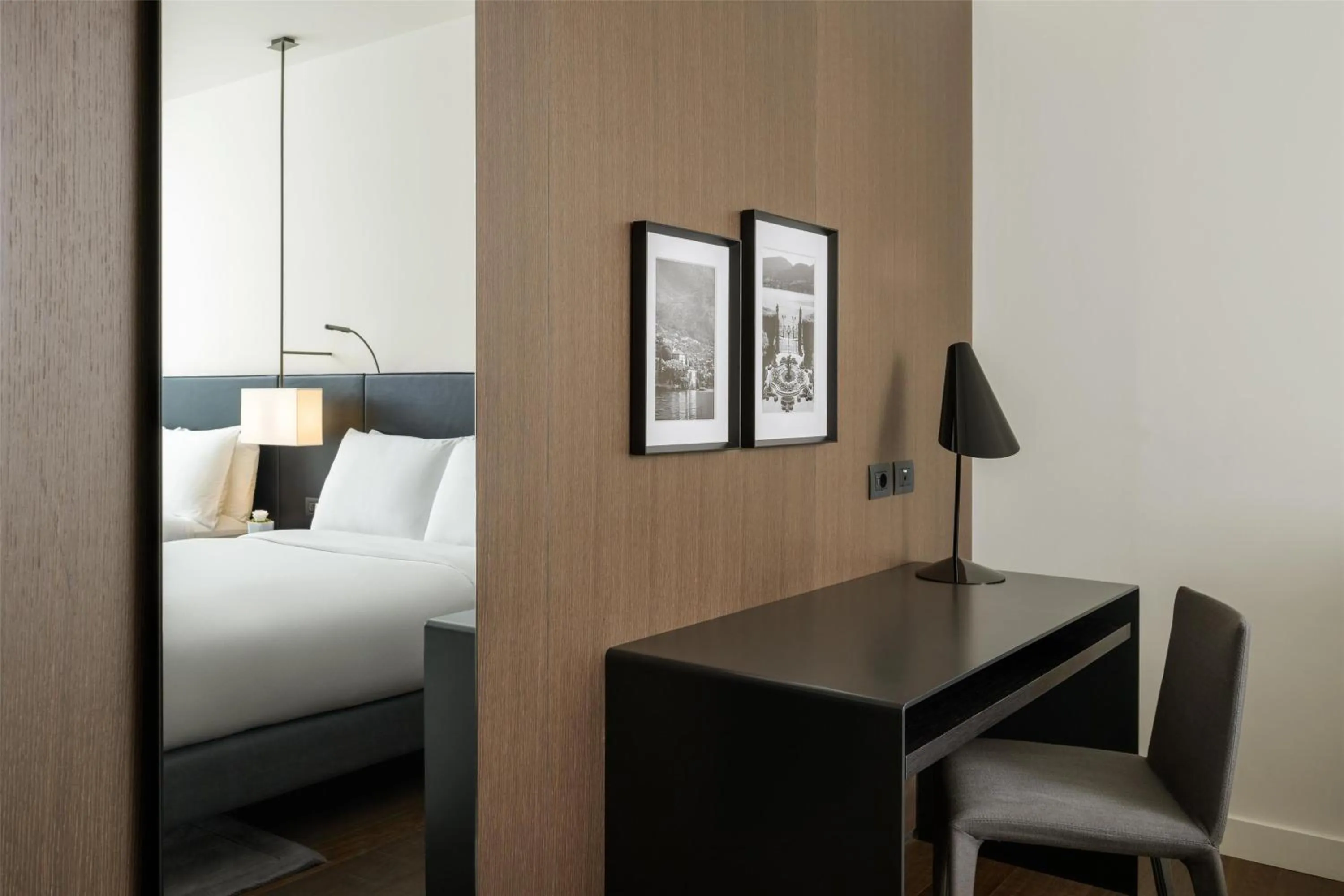 Bedroom, Bed in Hilton Lake Como