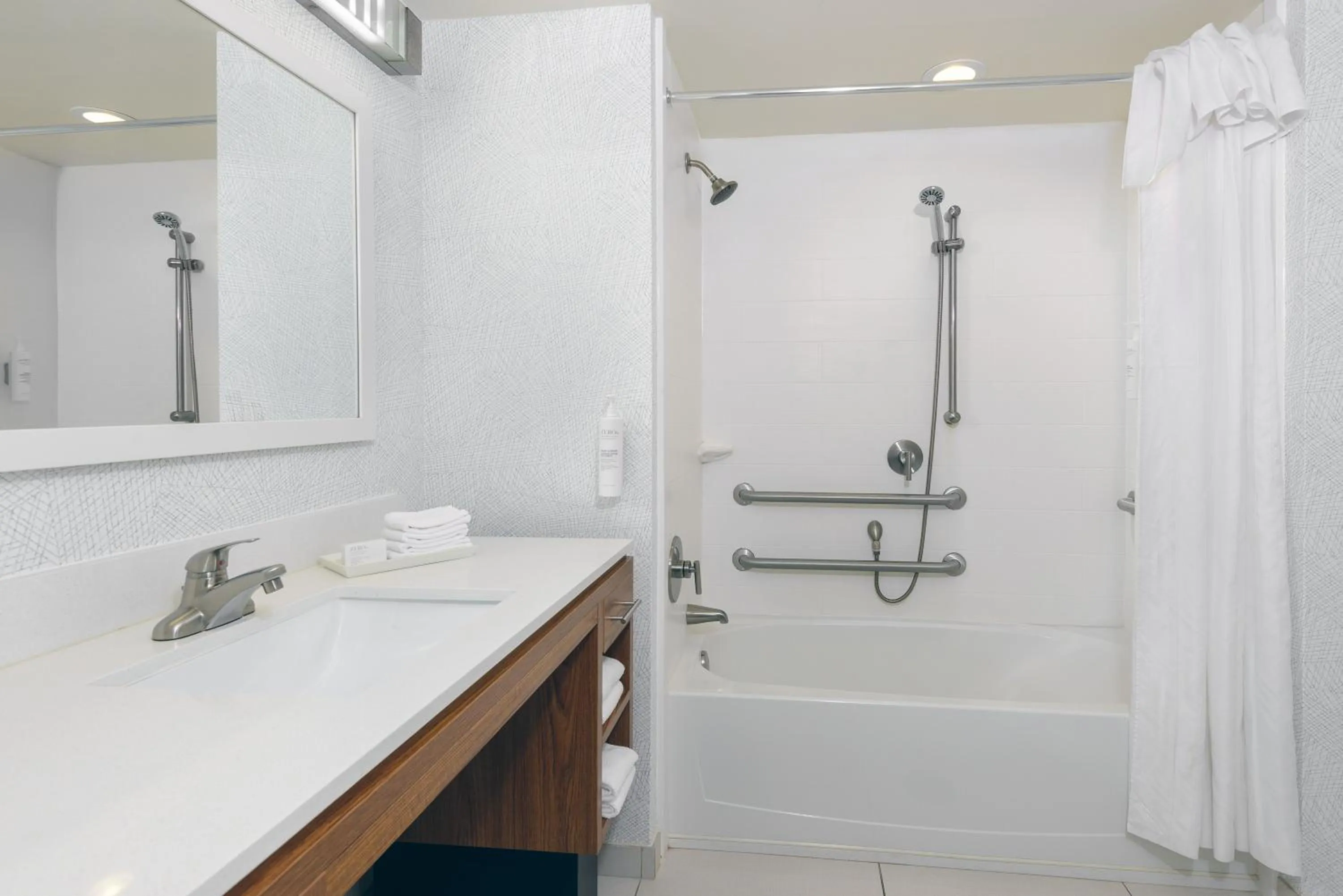 Bathroom in Home2 Suites By Hilton Nokomis
