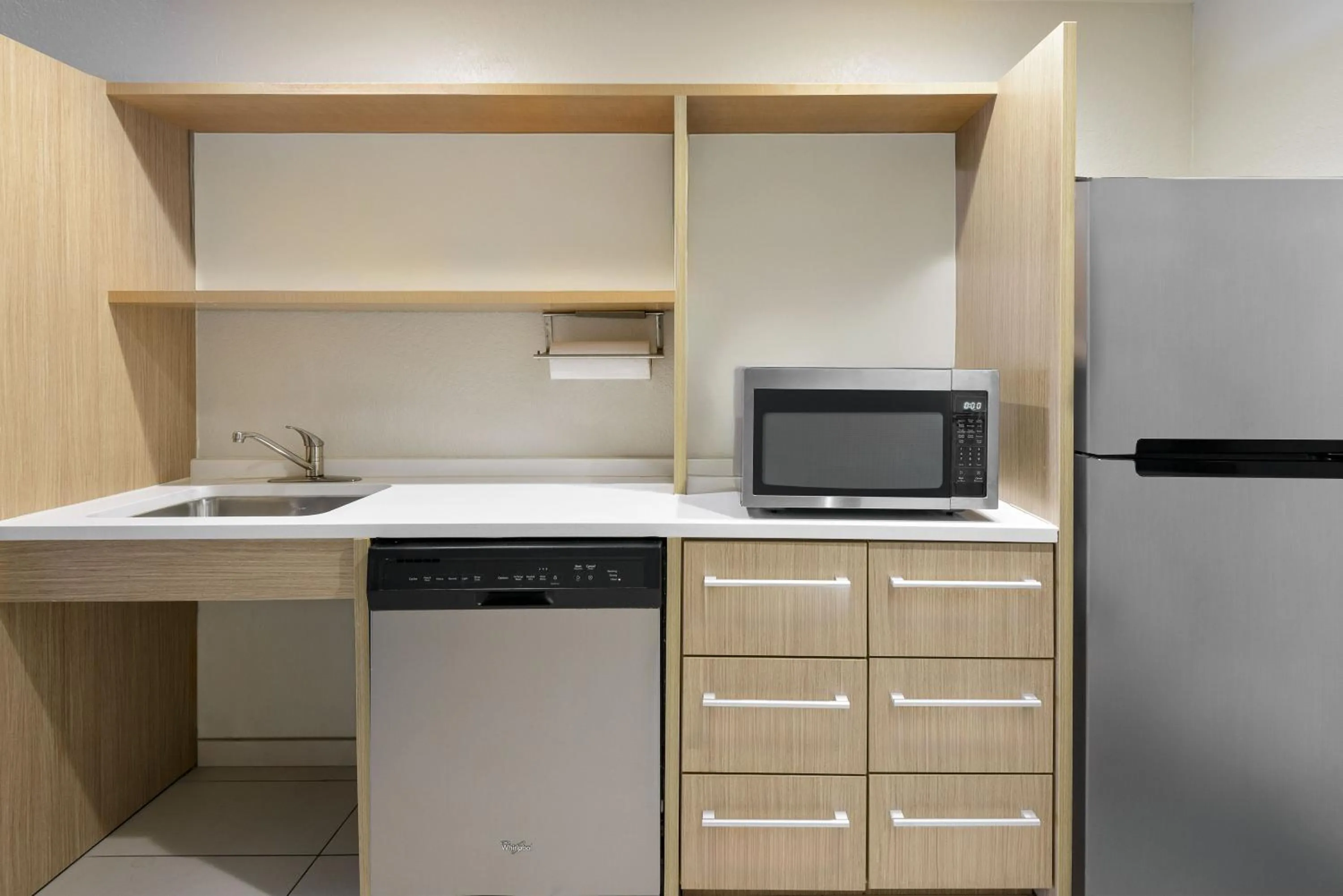 Kitchen or kitchenette in Home2 Suites By Hilton Nokomis